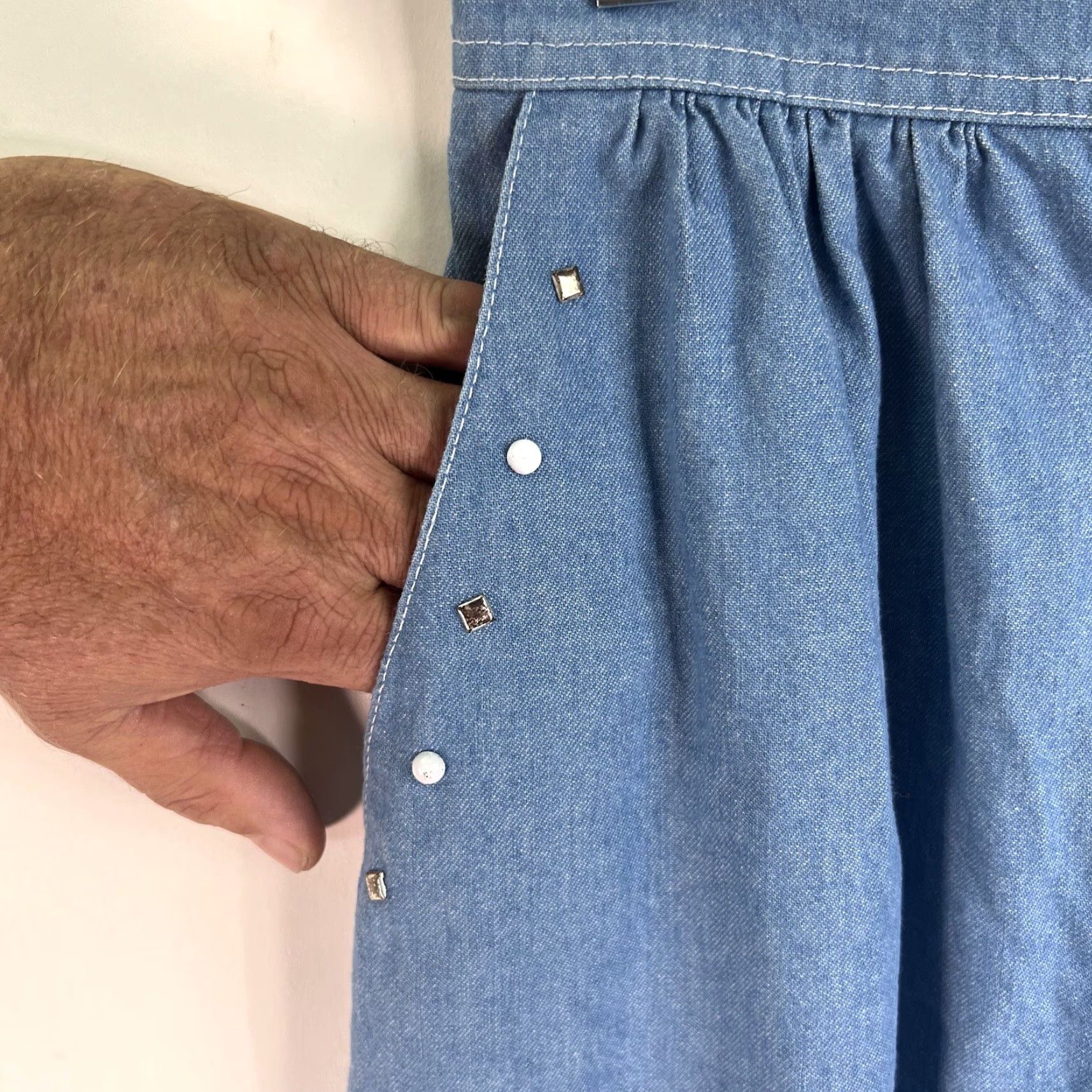 GRAFF Vintage Graff Women's Denim Skirt Size 6 Midi Pockets Studded Blue Stretch Casual Size 28" / US 6 / IT 42 - 4 Thumbnail