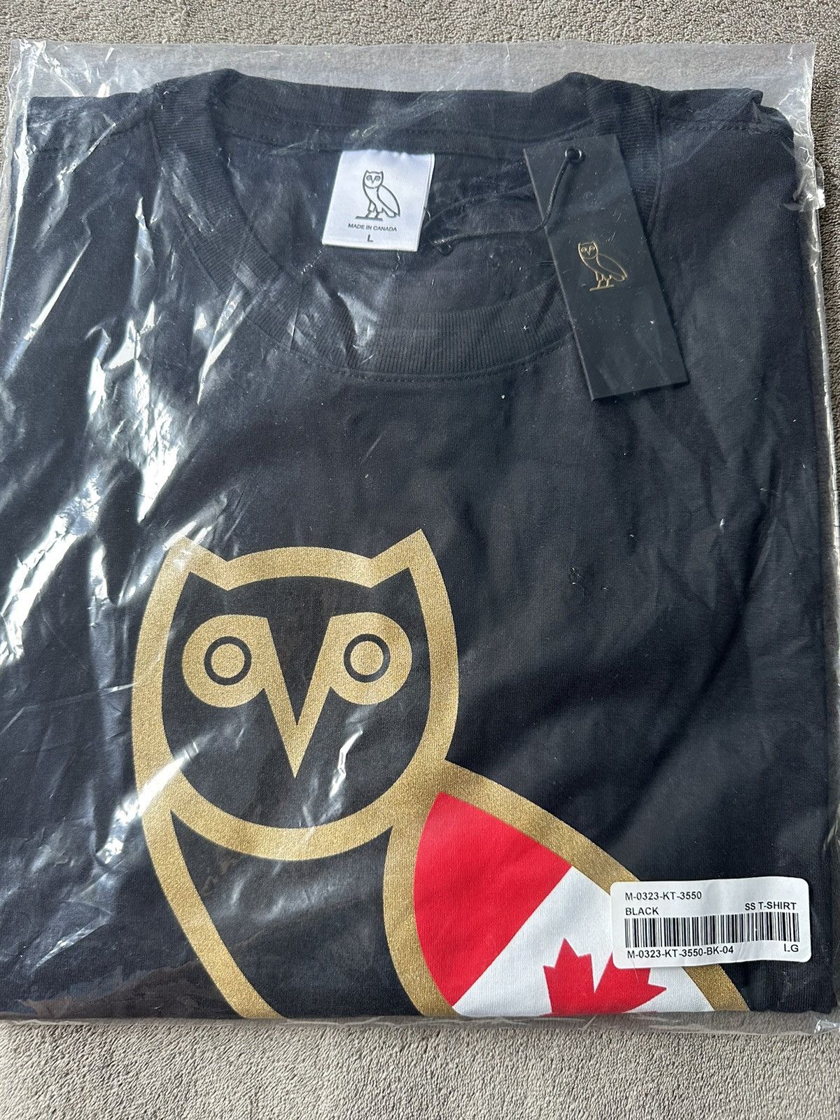 Drake × October's Very Own OVO CANADA FLAG 🇨🇦 OG OWL T-SHIRT TEE BRAND NEW with tags Size US L / EU 52-54 / 3 - 1 Thumbnail