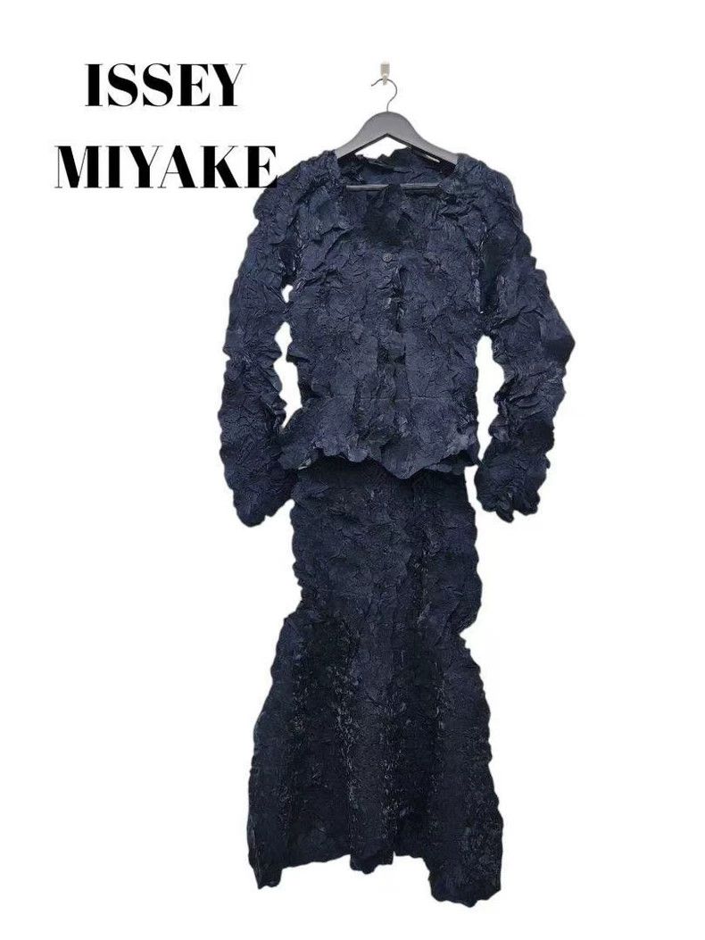 Issey Miyake Issey Miyake Deep blue medieval main storyline Misty Fores Size M / US 6-8 / IT 42-44 - 1 Thumbnail
