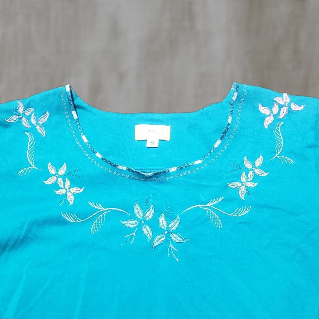 Vintage Vintage Blue Floral Shirt Adult Women Small Short Sleeve Casual Bohemian Style Size S / US 4 / IT 40 - 1 Thumbnail