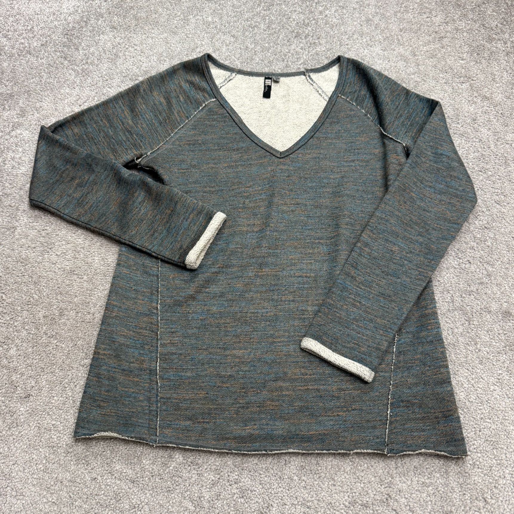 Vintage KUT from the Kloth Pullover Sweatshirt Womens Small Blue Heather V-Neck Raglan Sleeve, Logo, Breathable, Lightweight, Fleece, Cotton Blend, Solid Size S / US 4 / IT 40 - 2 Thumbnail