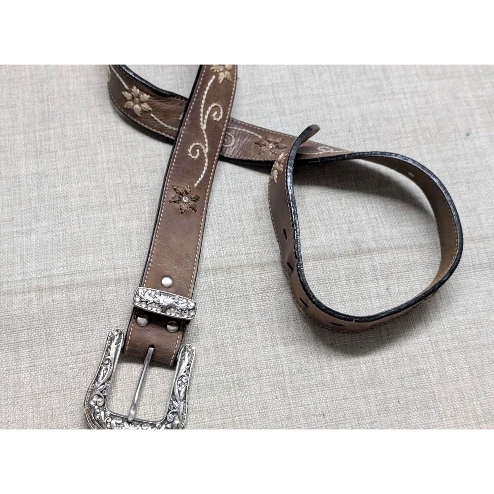 Vintage VINTAGE Nocona belt western 34 leather studded rhinestone buckle floral rhinestone belt Unisex Adults Men Women Size 34 - 6 Thumbnail