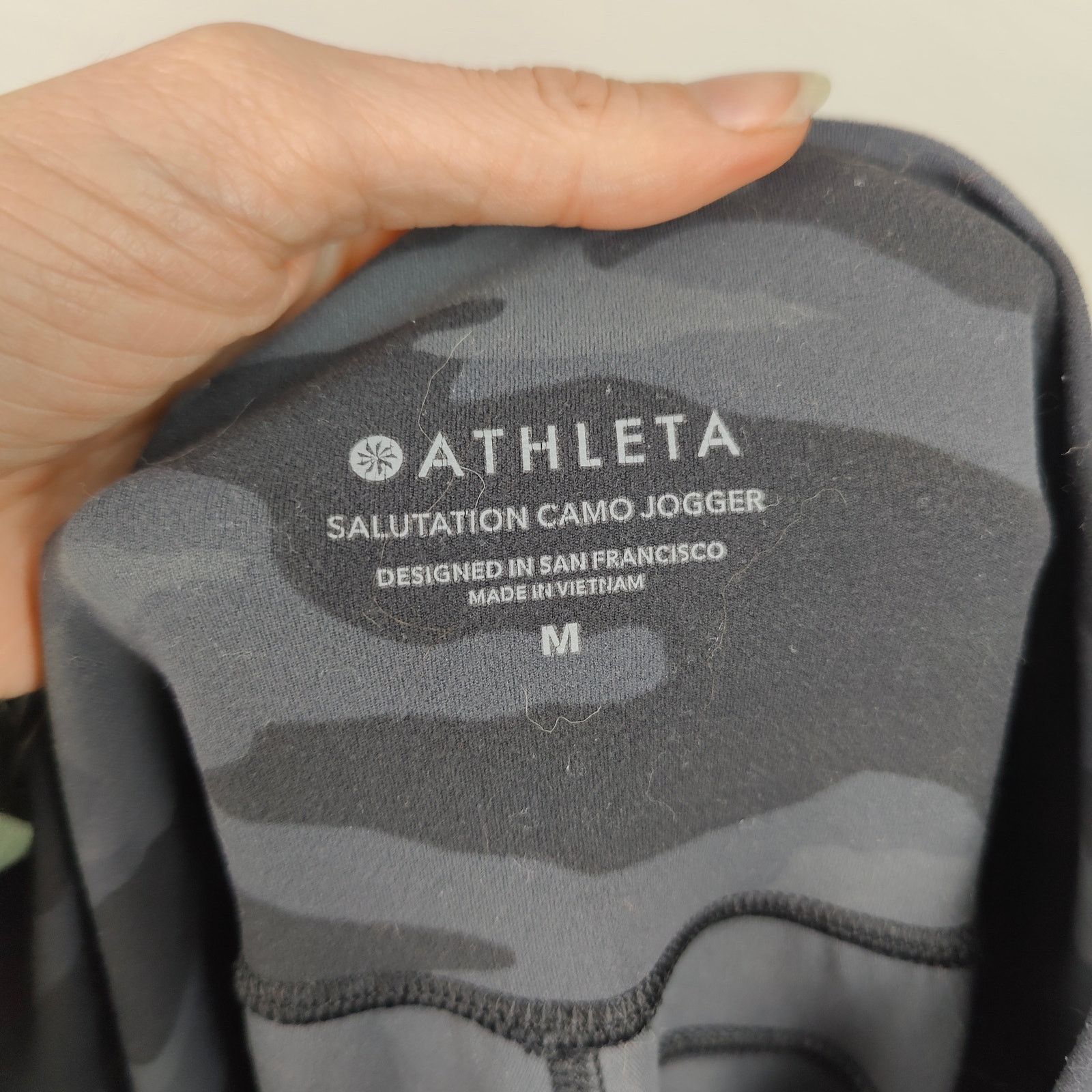 Athleta Athleta Salutation Camo Joggers Womens Medium Black Gray Size 32" / US 10 / IT 46 - 7 Thumbnail