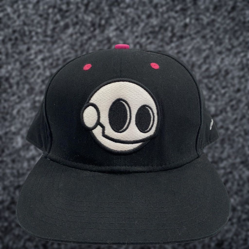 Logo 7 VINTAGE ROB0TT! Hat Cap Snap Back Mens Black Cartoon Smiley Face Logo Pink One Size Size ONE SIZE - 1 Thumbnail