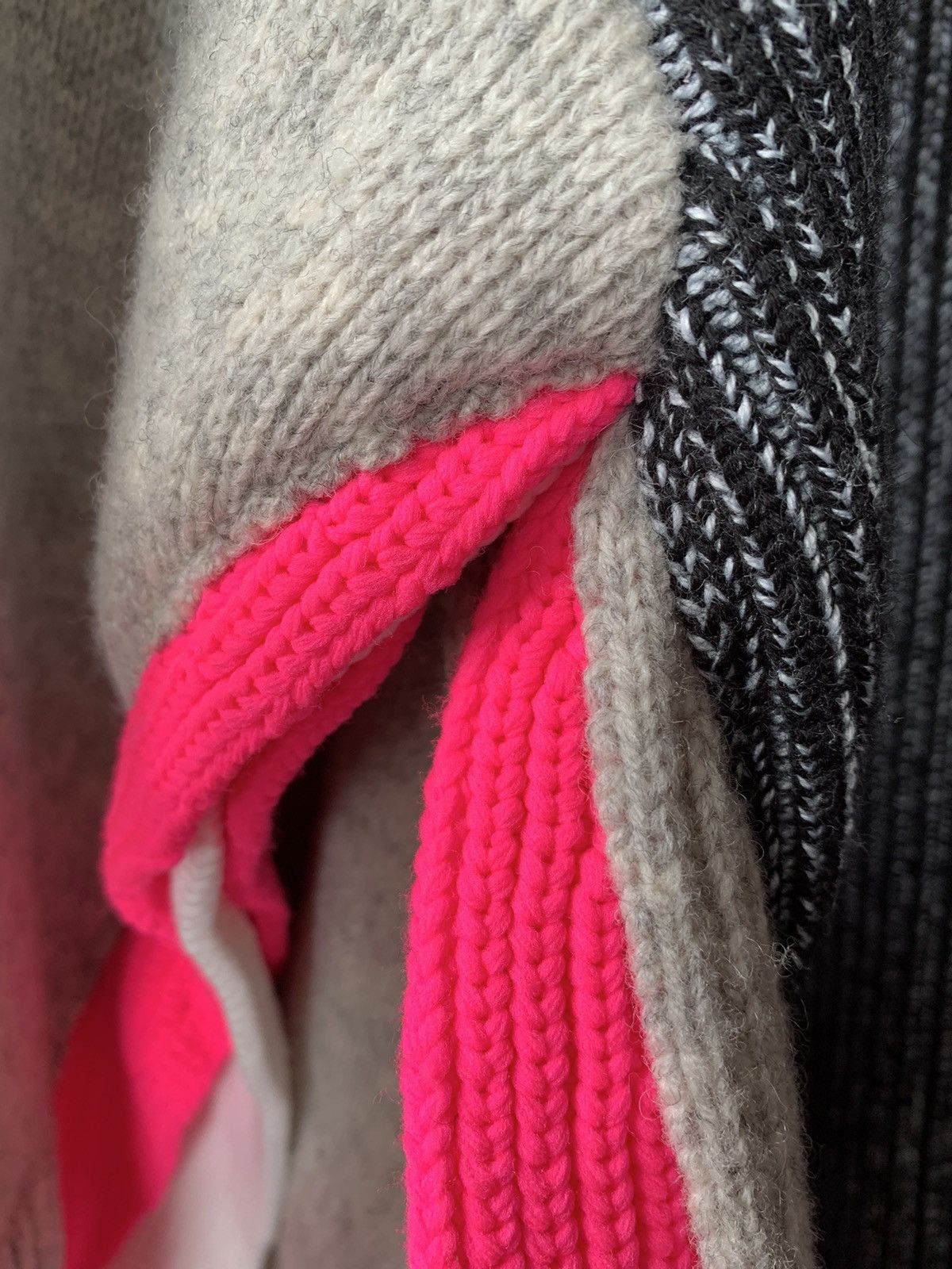 Balenciaga BALENCIAGA TRIPLE LAYER TURTLENECK SWEATER Size XS / US 0-2 / IT 36-38 - 8 Thumbnail