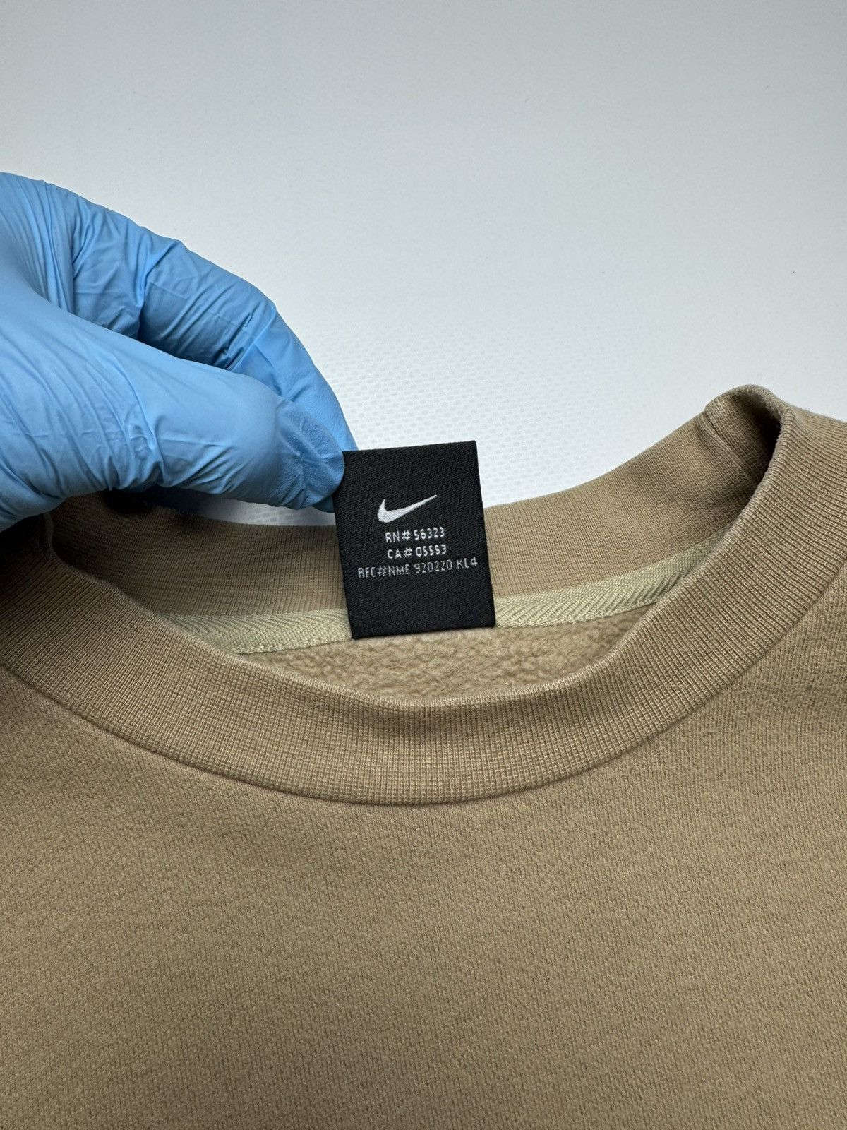 Nike Vintage Nike Center Swoosh Crewneck Sweatshirt Sand / Beige Size US XL / EU 56 / 4 - 7 Thumbnail