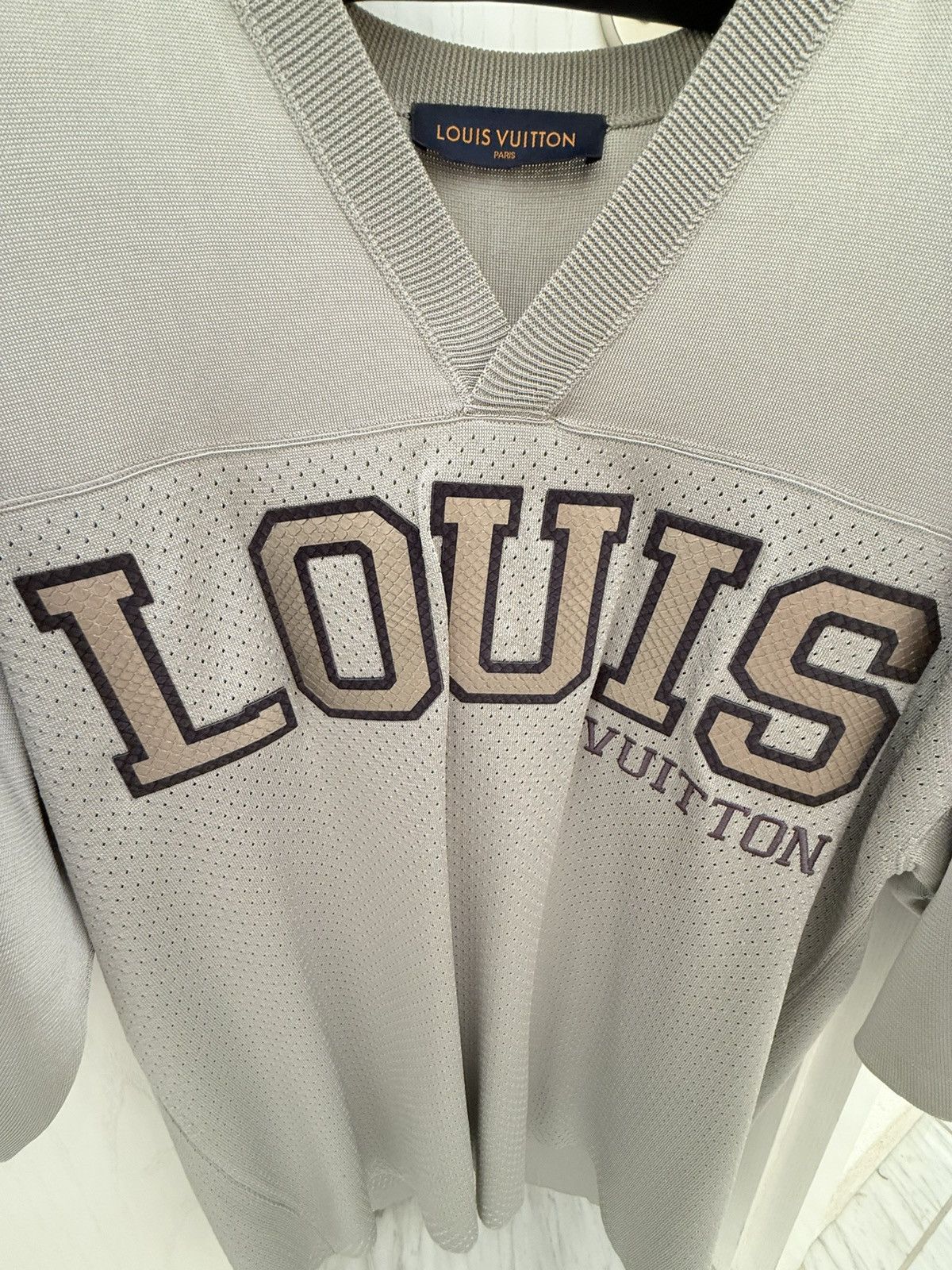 Kim Jones × Louis Vuitton Louis Vuitton Logo Basketball Jersey Shirt Gray M Python Size US M / EU 48-50 / 2 - 3 Thumbnail