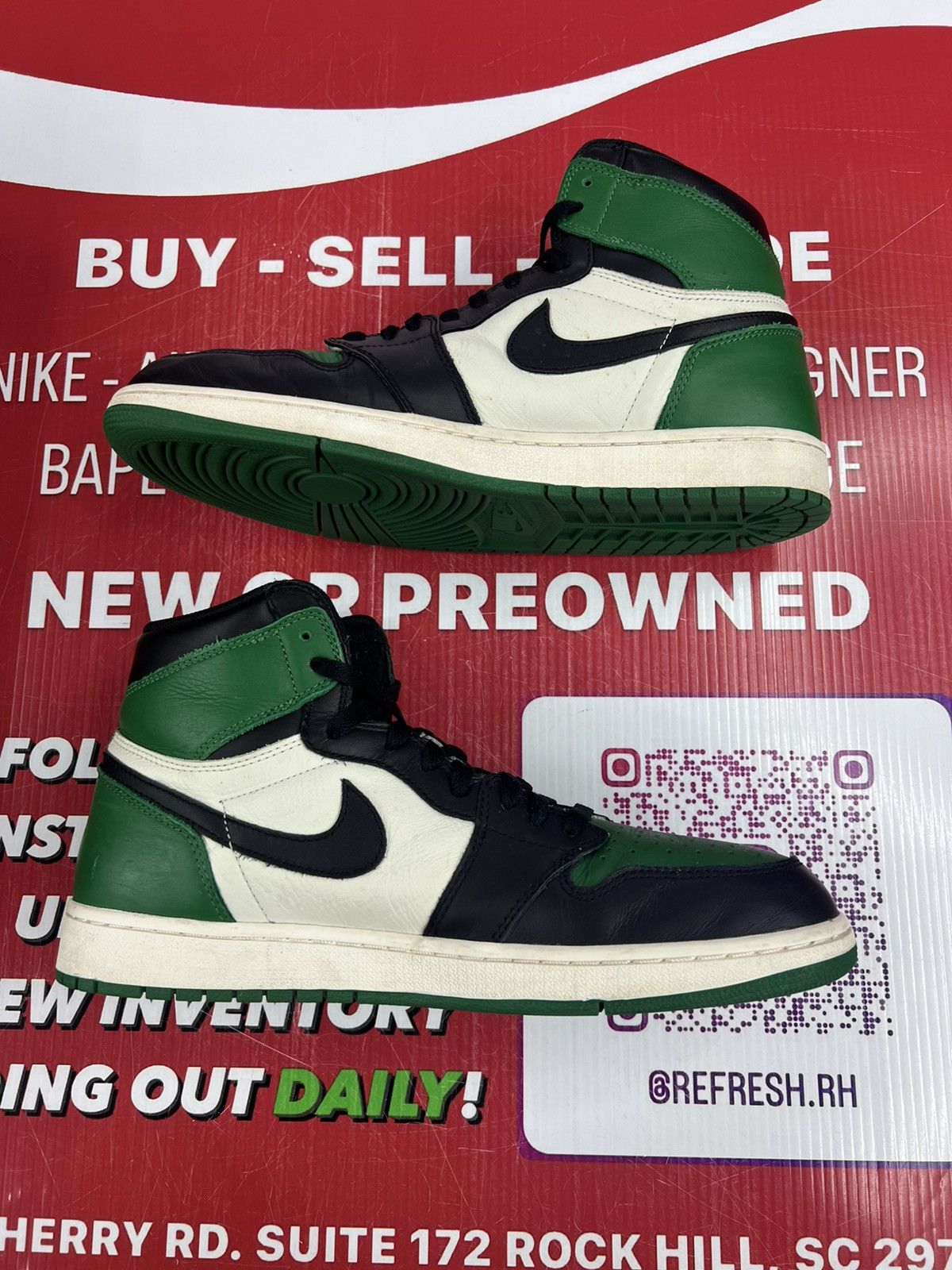Jordan Brand Air Jordan 1 Pine Green High Size 12 Size US 12 / EU 45 - 3 Thumbnail