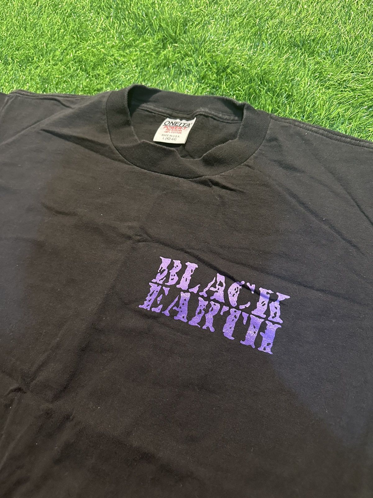 Vintage Vintage Earth Black Tee Shirt Size Large Size US L / EU 52-54 / 3 - 3 Thumbnail