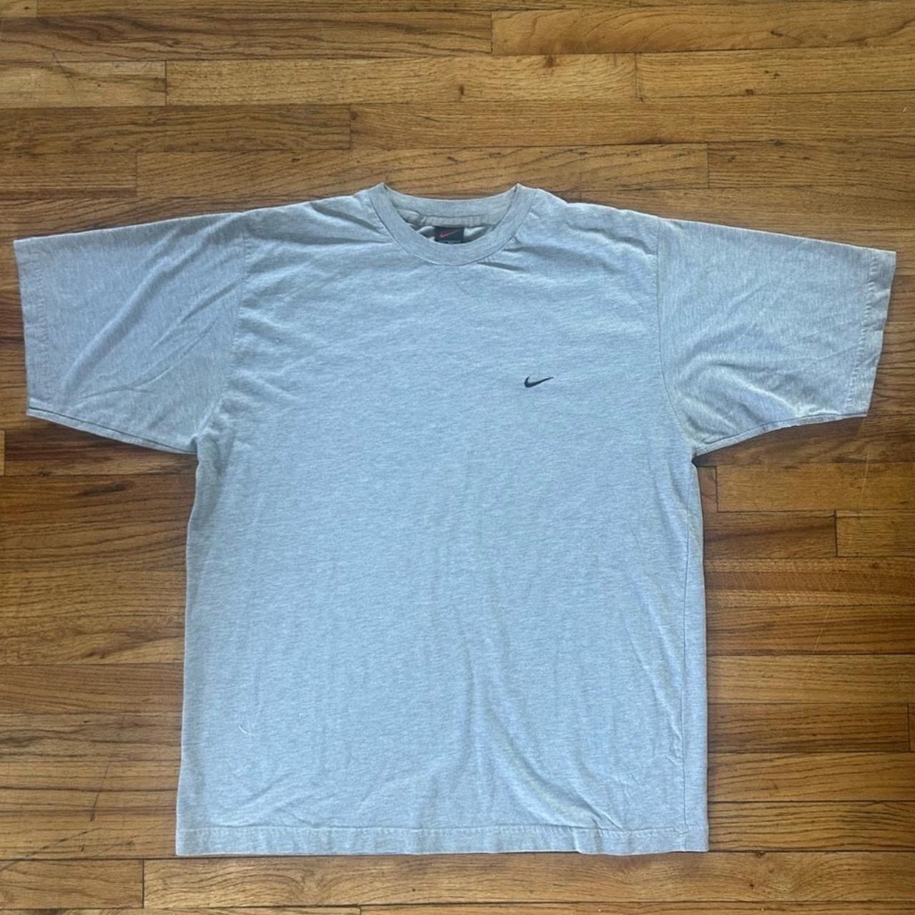 Nike Vintage Y2K Nike Small Swoosh Tee Size US L / EU 52-54 / 3 - 1 Thumbnail