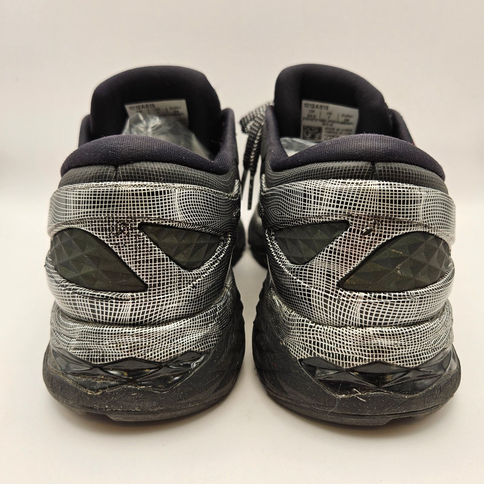 Asics ASICS WOMEN'S 7 METARUN BLACK/SILVER 1012A513-001 RARE TRAIN Size US 7 / IT 37 - 3 Thumbnail