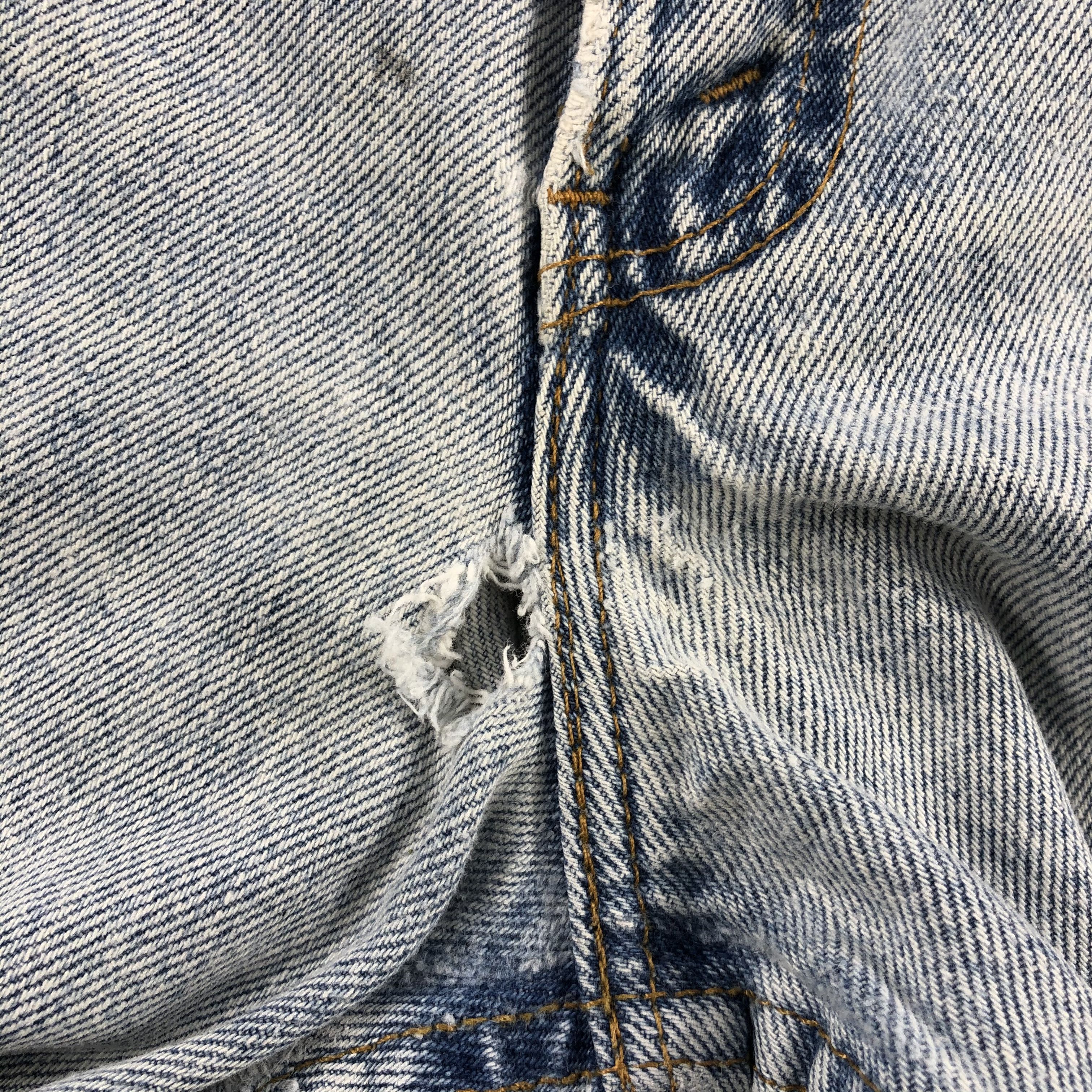 Levi's Vintage 90s Light Wash Levis 550 Jeans-J2188 Size US 33 - 10 Thumbnail