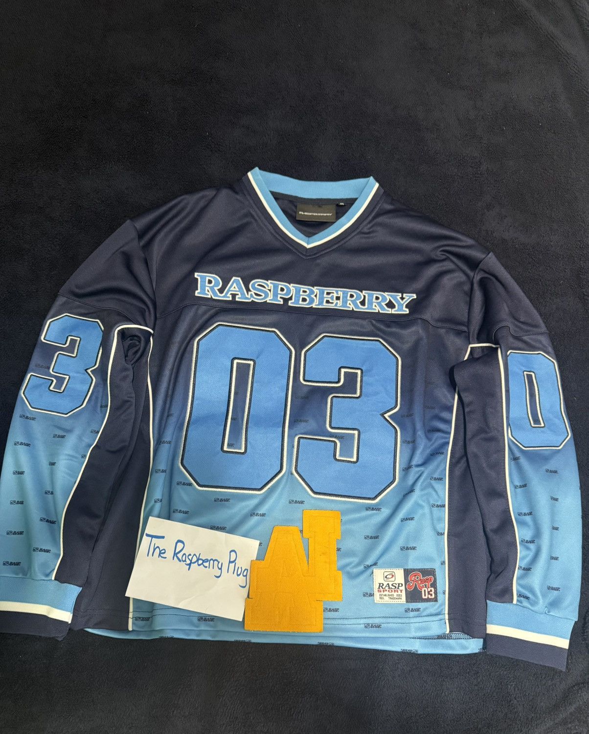 The GV Gallery Raspberry Hills / The Gv Gallery Berry 03 Jersey Size US M / EU 48-50 / 2 - 2 Thumbnail