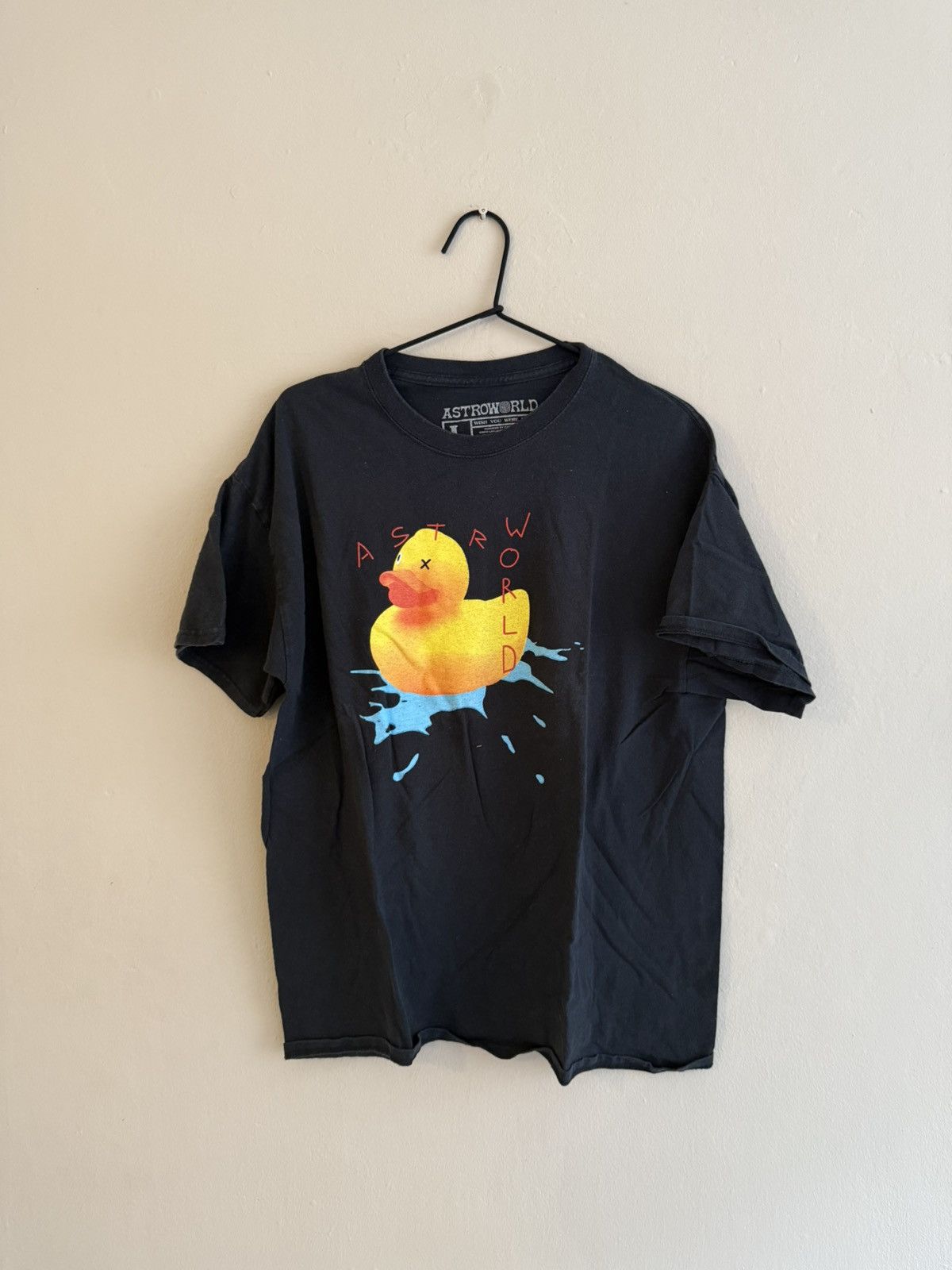 Travis Scott Astroworld Europe exclusive rubber duck tee Size US L / EU 52-54 / 3 - 1 Thumbnail