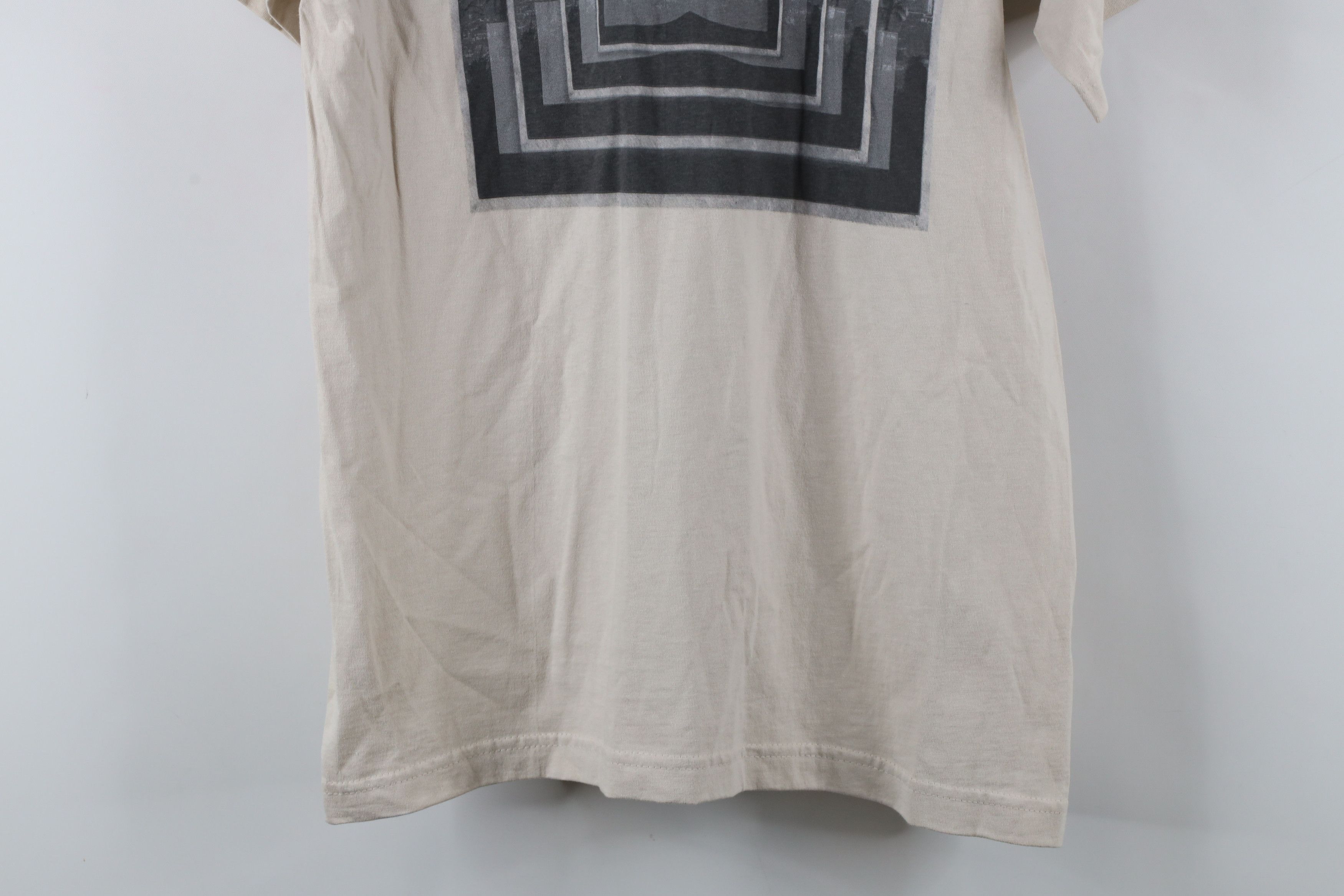 Vintage Deadstock Vintage DC Shoes Trippy Skateboarding T-Shirt Size US L / EU 52-54 / 3 - 3 Thumbnail