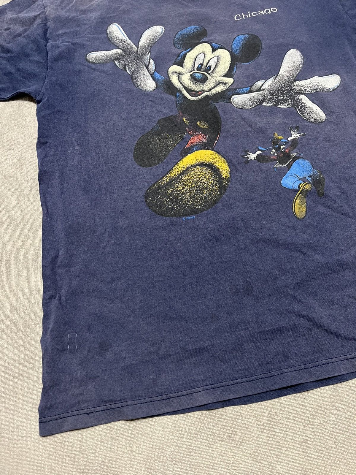 Mickey Mouse Vintage Disney Sherrys Mickey Mouse T Shirt Chicago 90s Mens Size US L / EU 52-54 / 3 - 6 Thumbnail