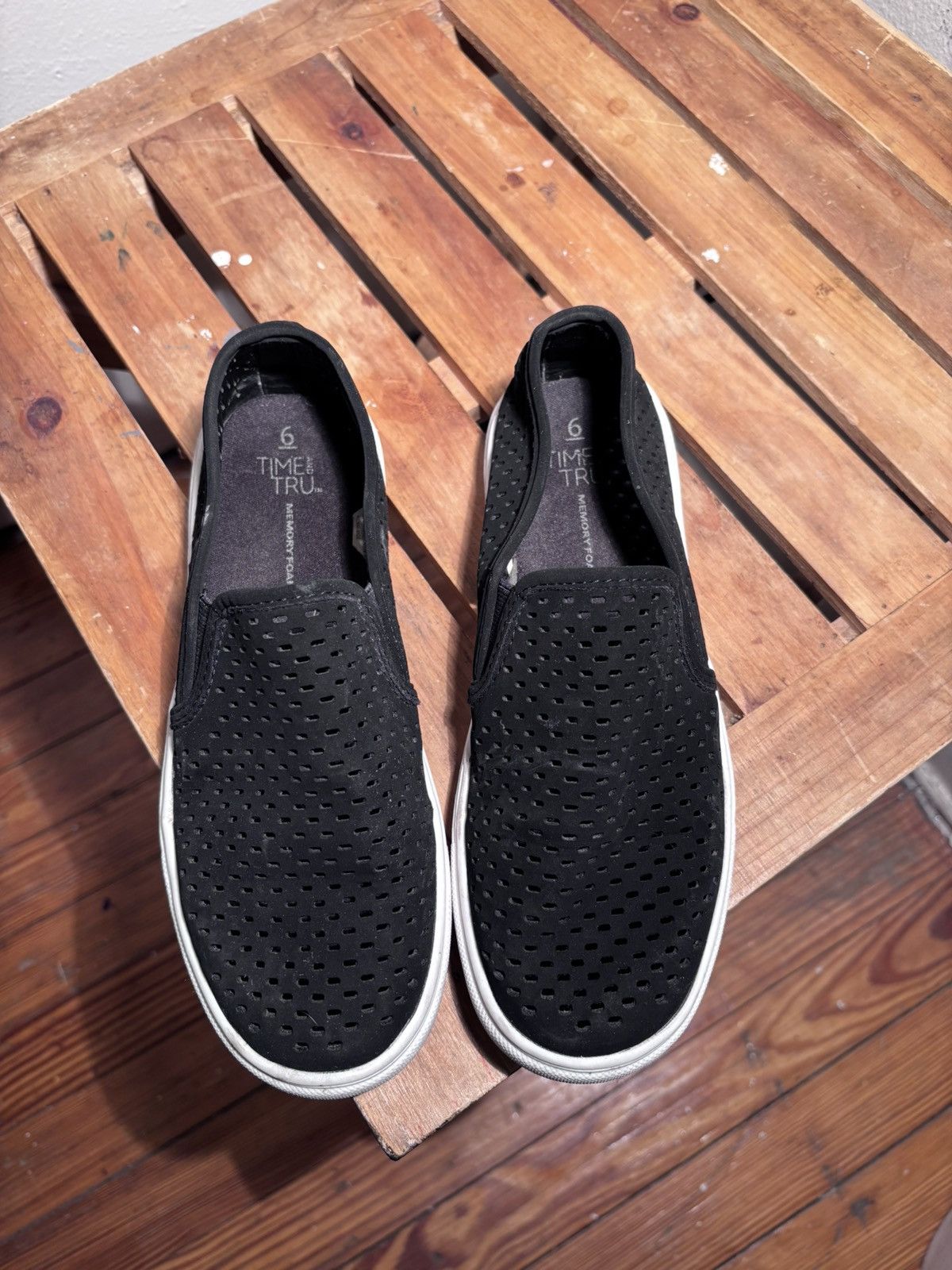 Other Time and Tru Memory Foam Slip On Sneakers Size US 6 / IT 36 - 2 Thumbnail