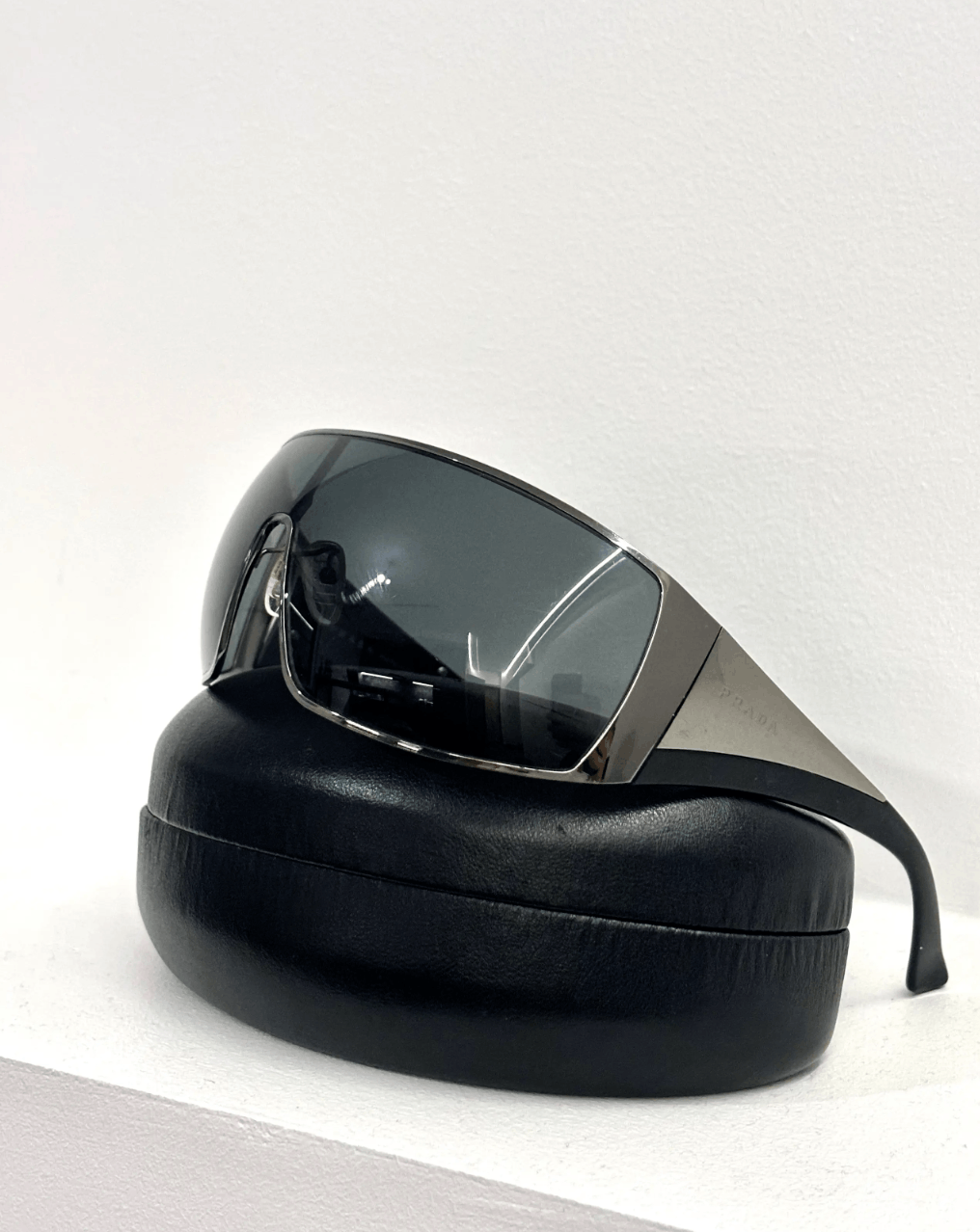 Designer × Prada Prada Sunglasses Oversized Rimless Y2K SPR 22M