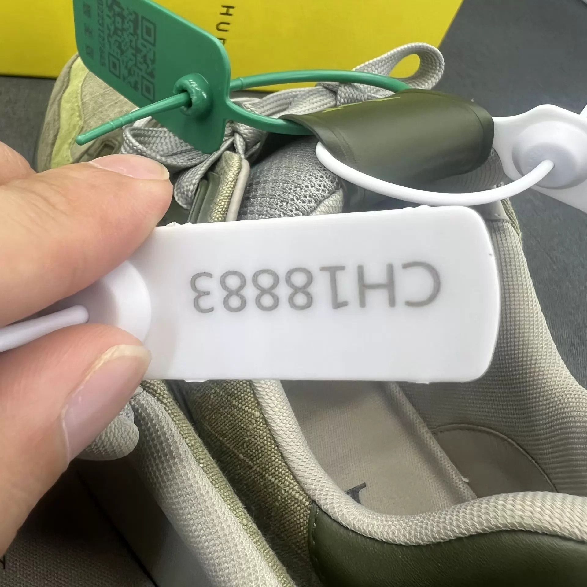 Louis Vuitton LV Trainer Moss Green Size uk8.5 Size US 9.5 / EU 42-43 - 9 Thumbnail