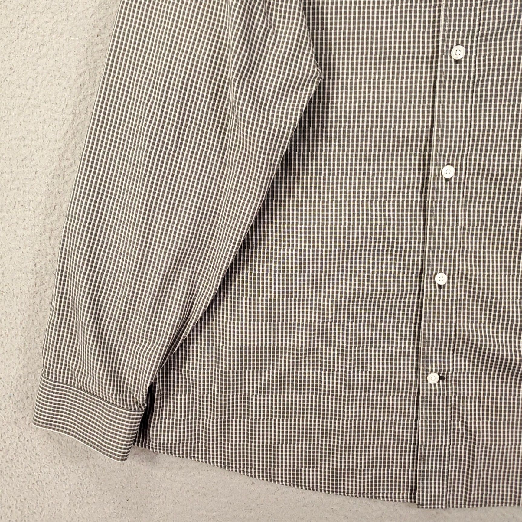 Eddie Bauer Eddie Bauer Shirt Mens 2XL Gray White Plaid Relaxed Fit Wrinkle Free Button Up Shirt Size US XXL / EU 58 / 5 - 3 Thumbnail
