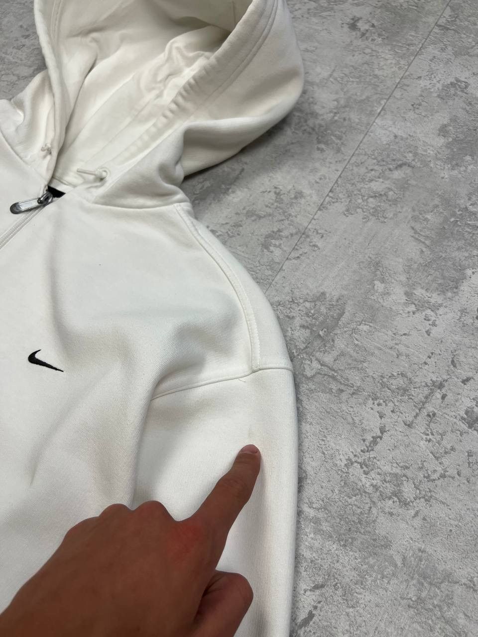 Nike Vintage Nike White Zip Hoodie Size US L / EU 52-54 / 3 - 12 Thumbnail