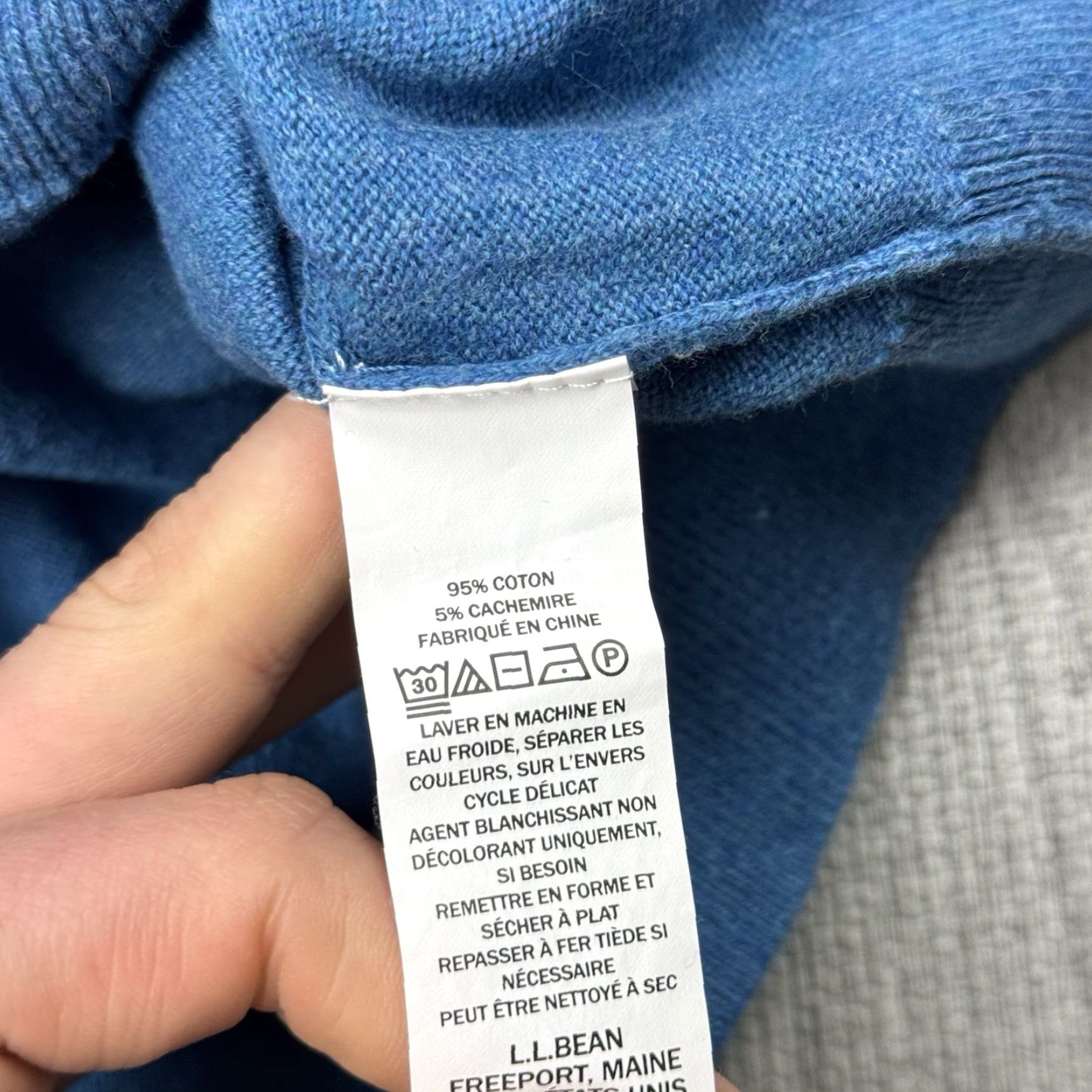 Vintage VINTAGE LL BEAN Mens Blue Cotton Cashmere V-Neck Pullover Knit Sweater Adult Large Regular Size Size US L / EU 52-54 / 3 - 4 Thumbnail