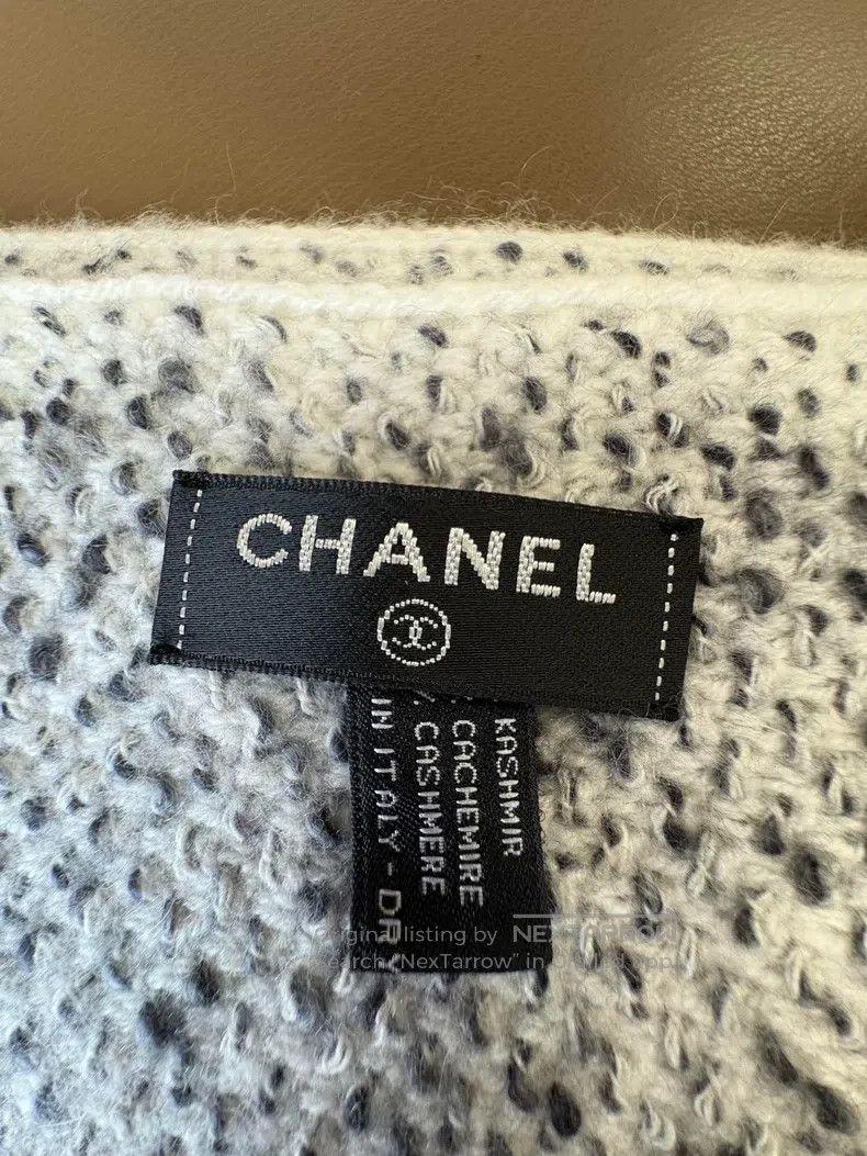 Chanel Chanel Grey and white cashmere large logo knitted shawl sc Size ONE SIZE - 6 Thumbnail
