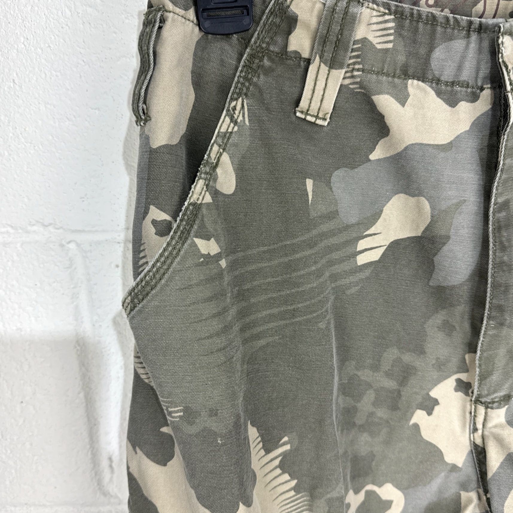 Vintage VINTAGE Paco Jeans Pants Mens Cargo Convertible Zip Off 32x33 Camouflage Brown Canvas Logo Pockets 90s Hip Hop Army Grunge Hipster 32 Mens Size US 32 / EU 48 - 3 Thumbnail