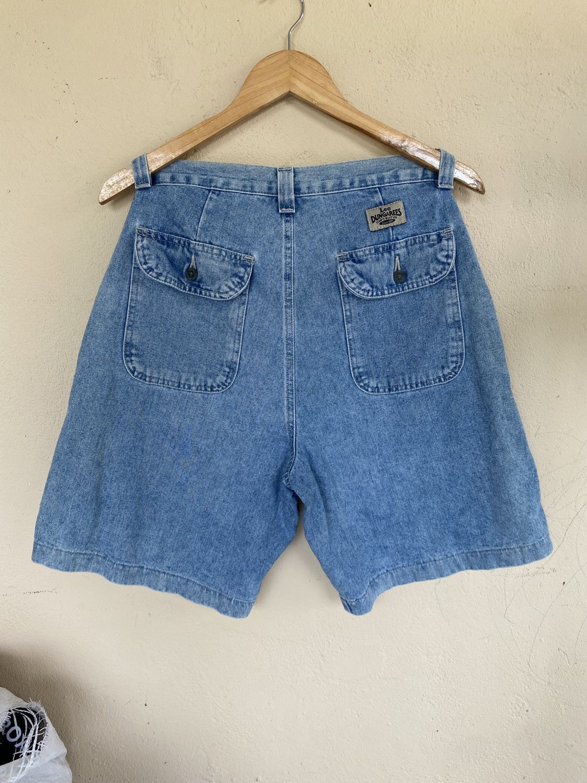 Lee Lee Dungares Cant Bust Em Jorts Size US 31 - 2 Thumbnail