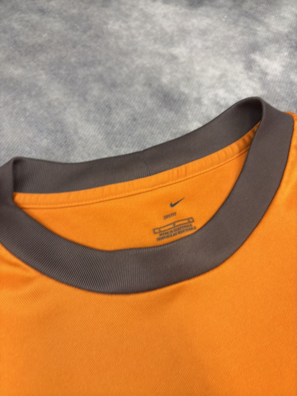Nike × Vintage Vintage Sport Nike Sphere React Y2K Orange T-shirt Soccer Size US M / EU 48-50 / 2 - 2 Thumbnail