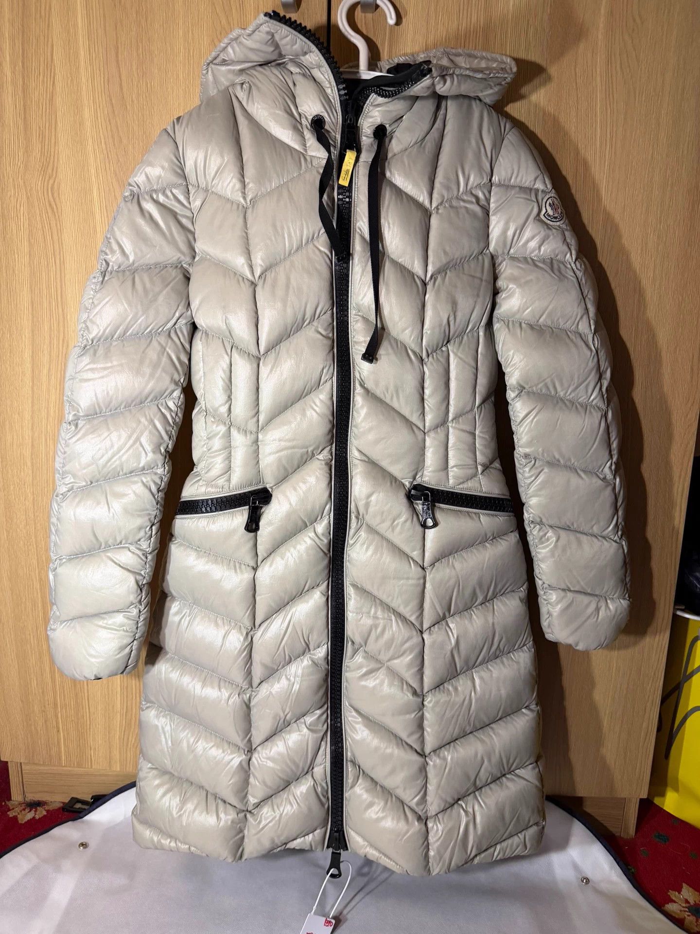 Moncler Moncler Women's 0 9/10 Puffer Coat Size XS / US 0-2 / IT 36-38 - 1 Thumbnail