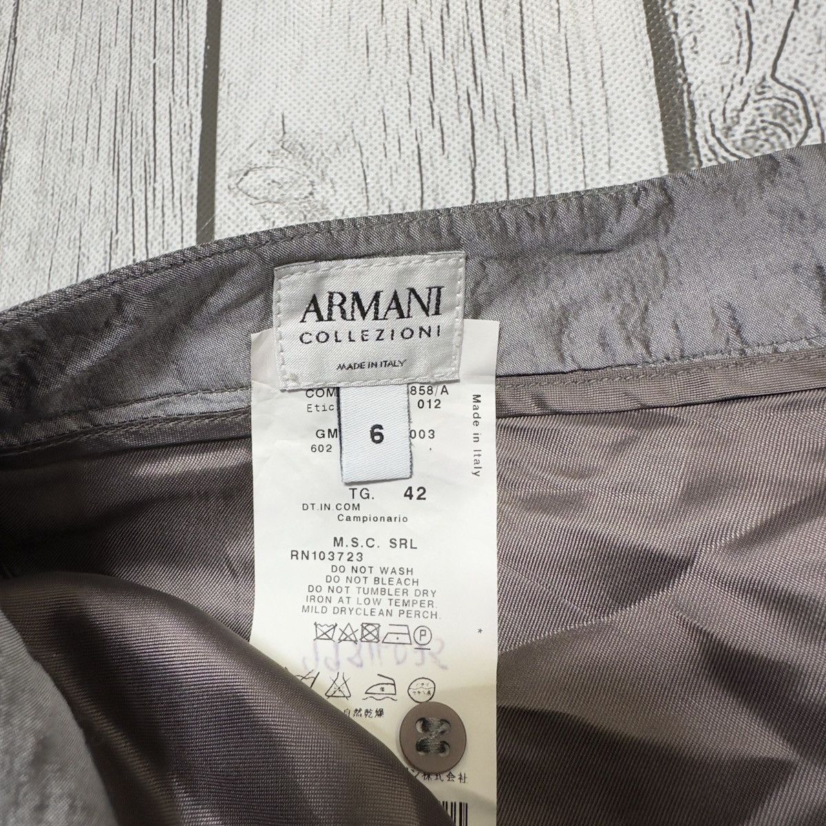 Armani Collezioni Armani Collezioni skirt Size 28" / US 6 / IT 42 - 4 Thumbnail