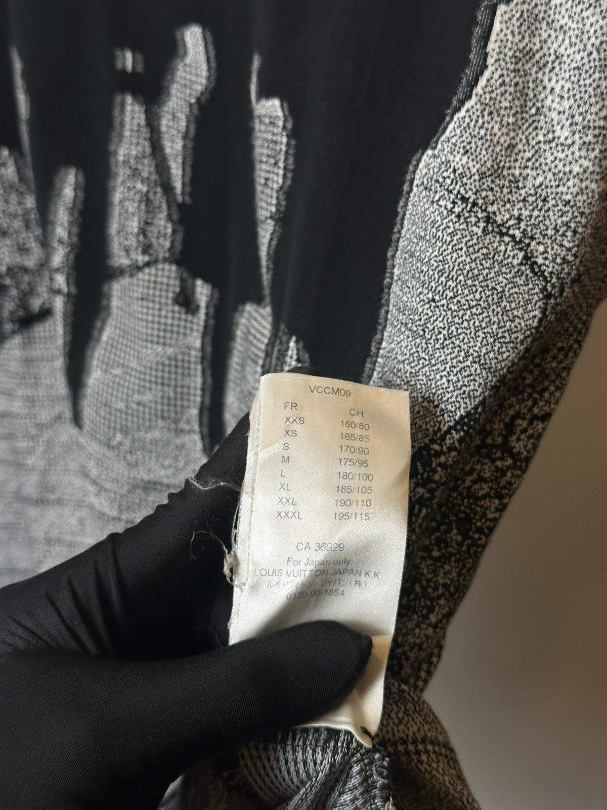 Louis Vuitton LOUIS VUITTON T SHIRT Size US XS / EU 42 / 0 - 8 Thumbnail