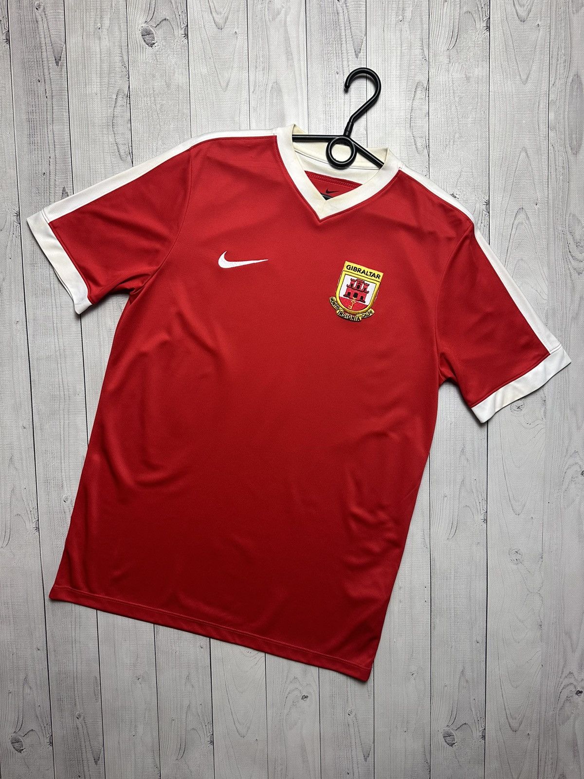 Nike × Vintage Vintage Nike Gibraltar soccer jersey red size L Size US L / EU 52-54 / 3 - 1 Thumbnail