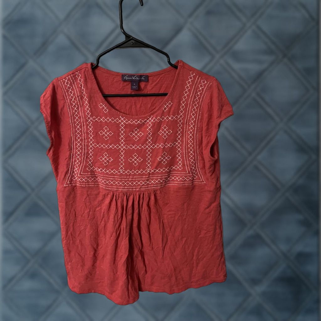 Gloria Vanderbilt Gloria Vanderbilt Shirt Women's Medium Short Sleeve Red Embroidered Shirt Top Size M / US 6-8 / IT 42-44 - 1 Thumbnail