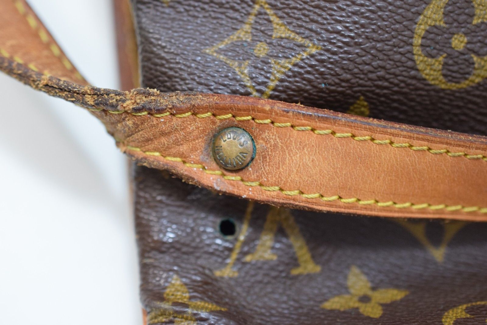 Louis Vuitton LV Saumur 30 Crossbody Bag Monogram Canvas M42256 Size ONE SIZE - 6 Thumbnail