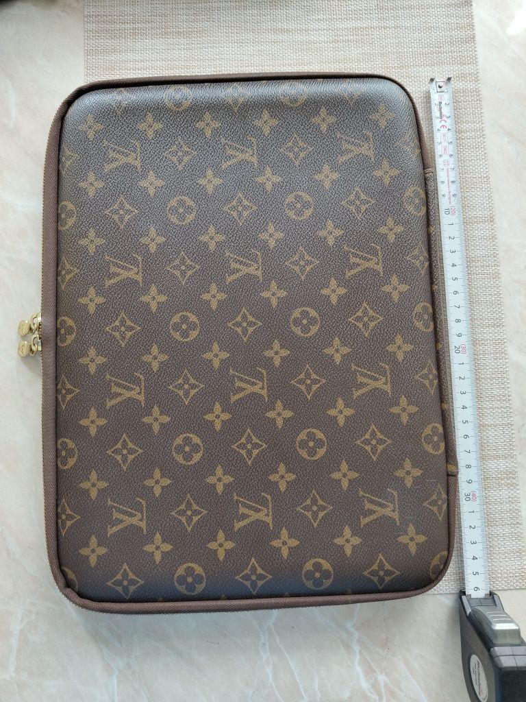 Louis Vuitton Louis Vuitton Inventer Vintage Leather Lap Top Case Size ONE SIZE - 1 Thumbnail
