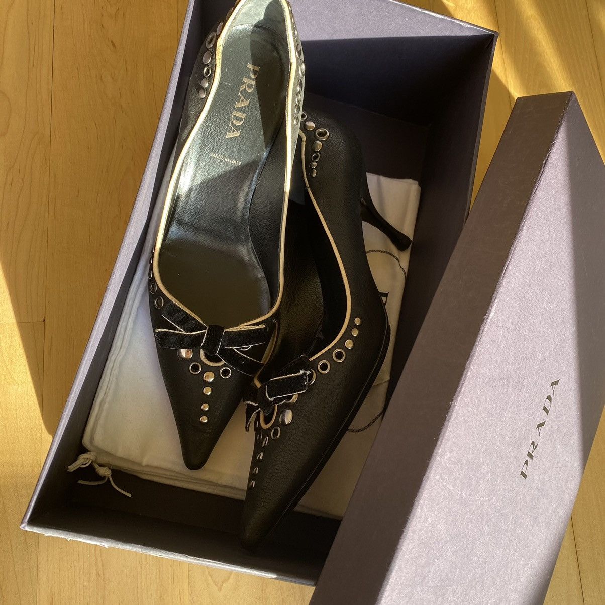 Prada × Vintage Prada 2001 Black Leather Bow Pointed Toe Pumps Size US 5 / IT 35 - 3 Thumbnail