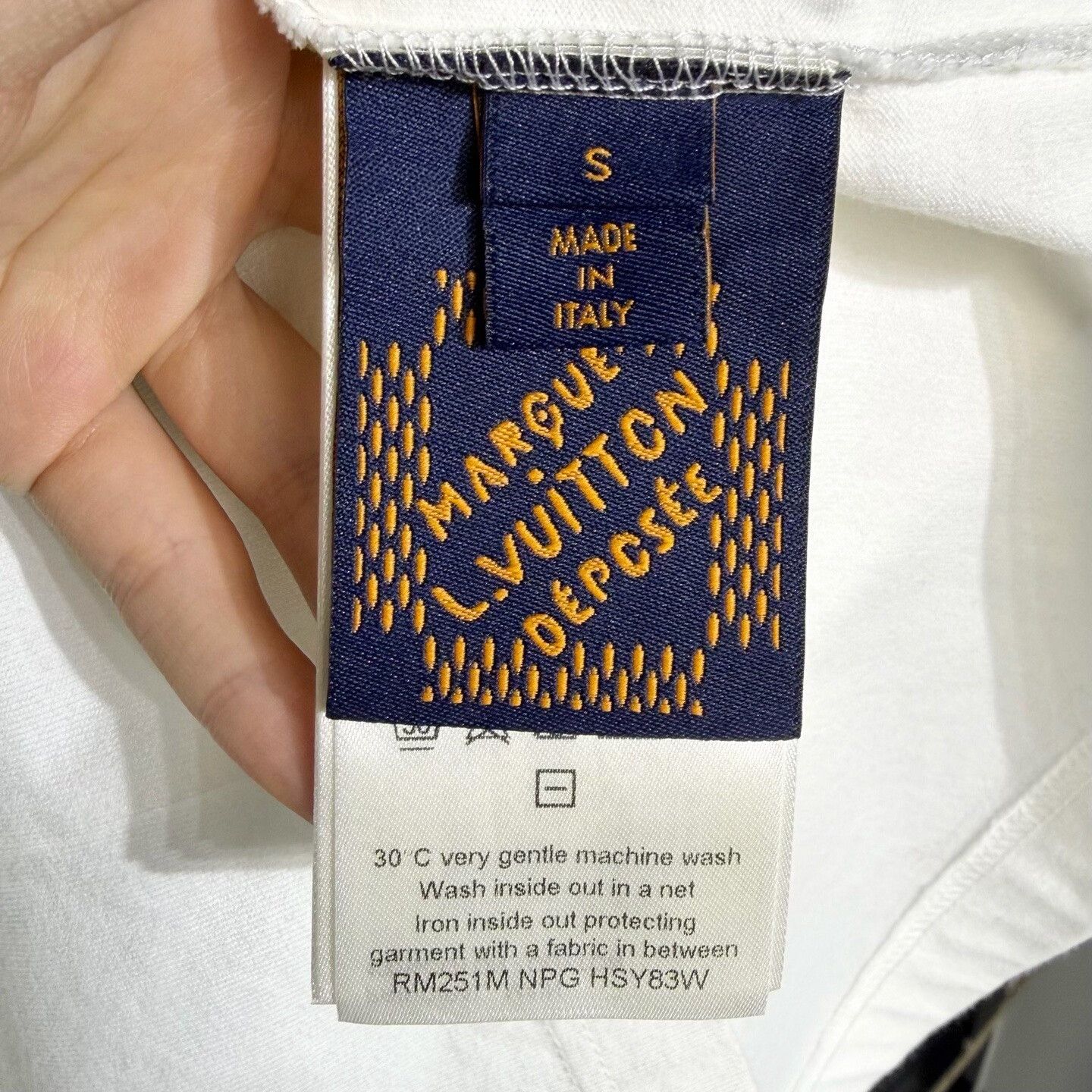 Louis Vuitton Louis Vuitton SS25 Earth Letter Flock Print T-shirt Size US S / EU 44-46 / 1 - 4 Thumbnail