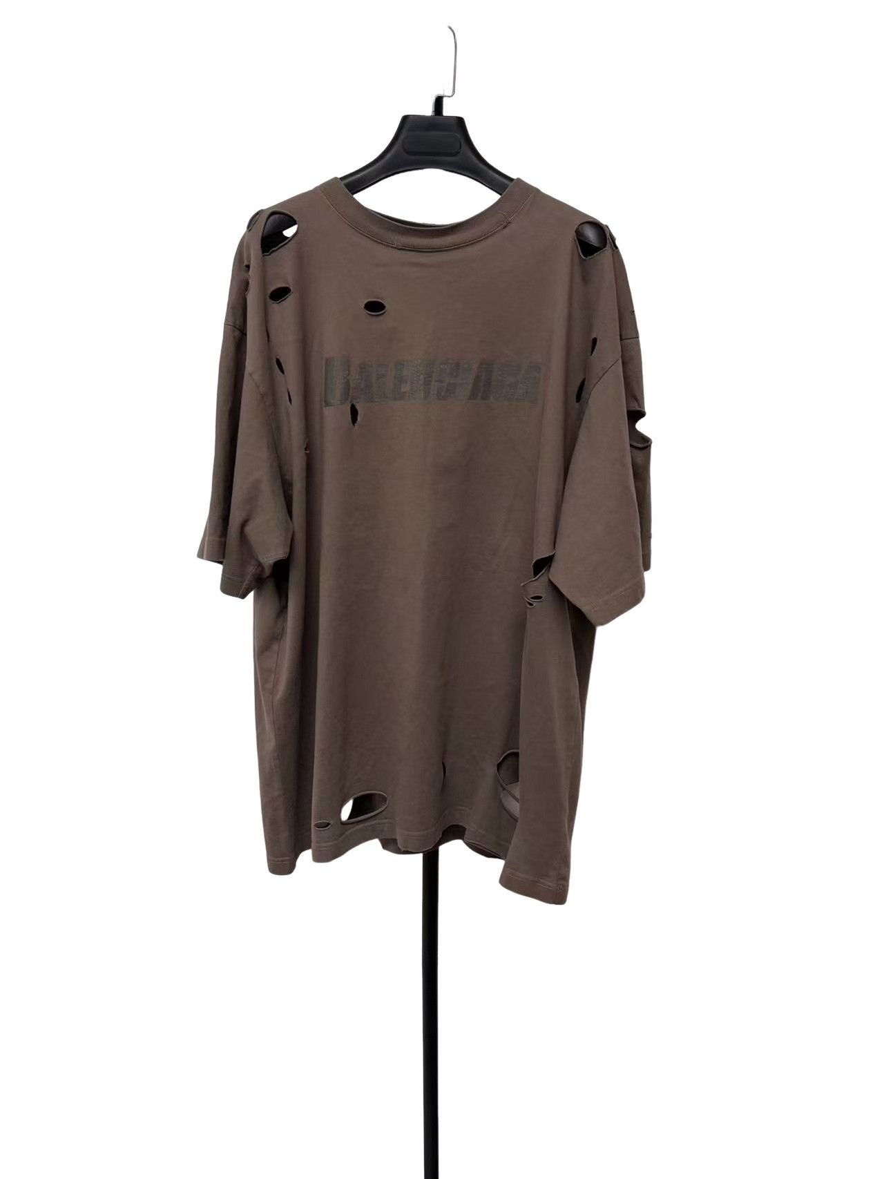 Balenciaga Balenciaga Distressed Logo T-Shirt XS Size XS / US 0-2 / IT 36-38 - 1 Thumbnail