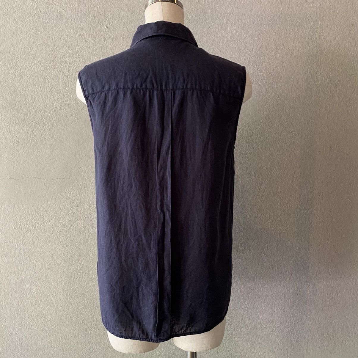 Max Mara MAX MARA Black Sleeveless Button-Up Shirt Size M / US 6-8 / IT 42-44 - 15 Thumbnail