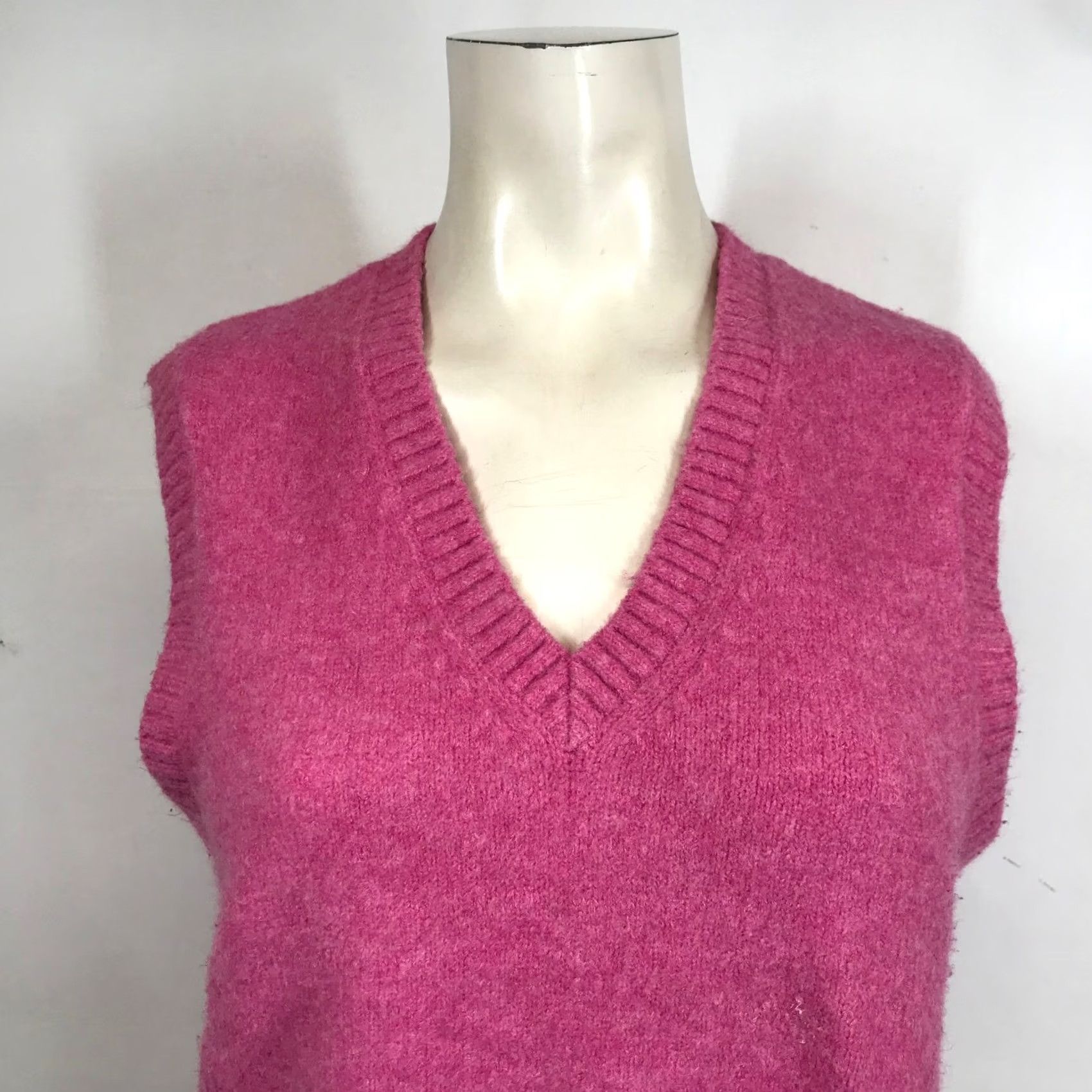 J.Crew J Crew V Neck Sweater Vest S Pink Extra Soft Sleeveless Size S / US 4 / IT 40 - 2 Thumbnail