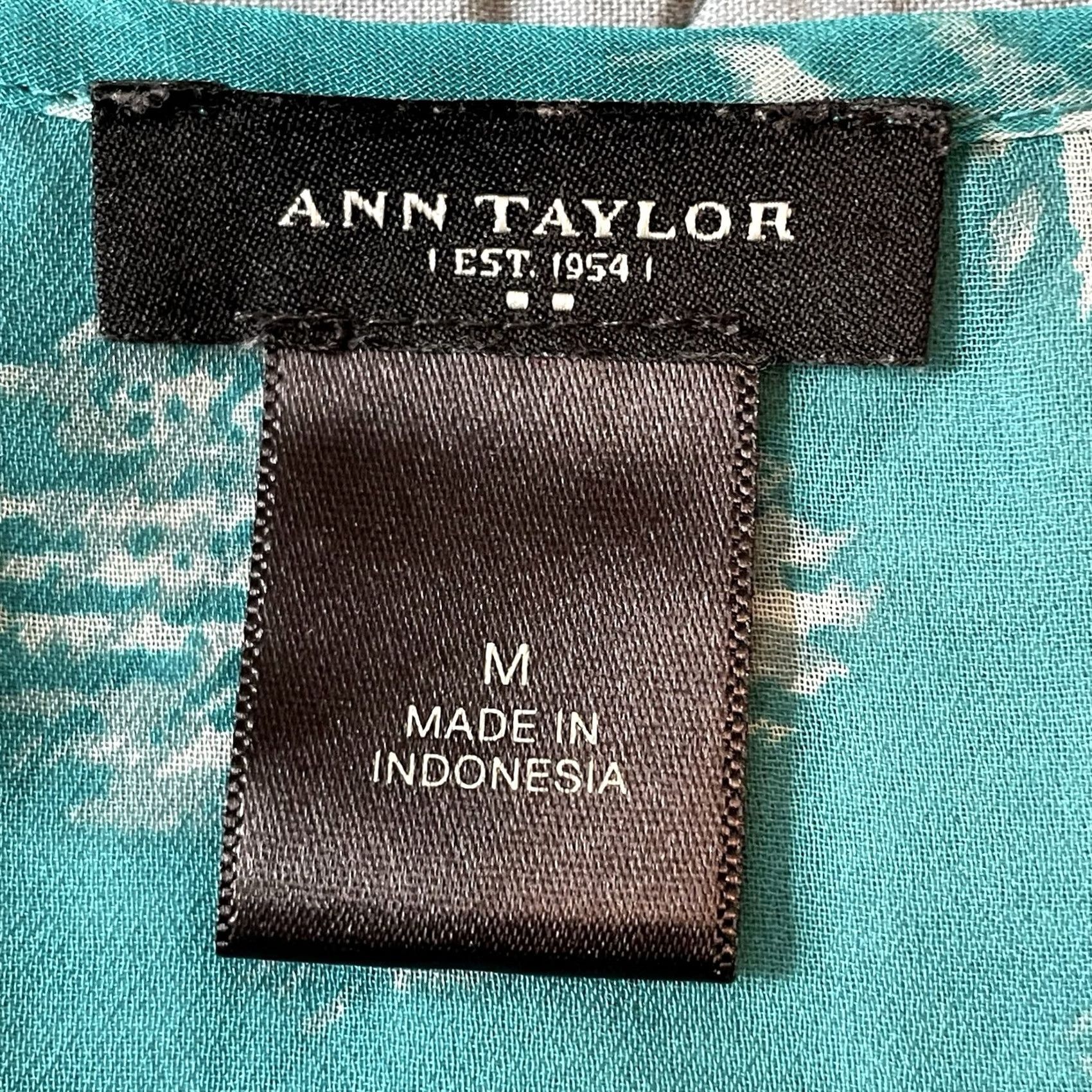 Vintage VINTAGE- No, wait no — sorry, I cannot misrepresent. Please provide a non-vintage item status for accurate title. Size M / US 6-8 / IT 42-44 - 3 Thumbnail