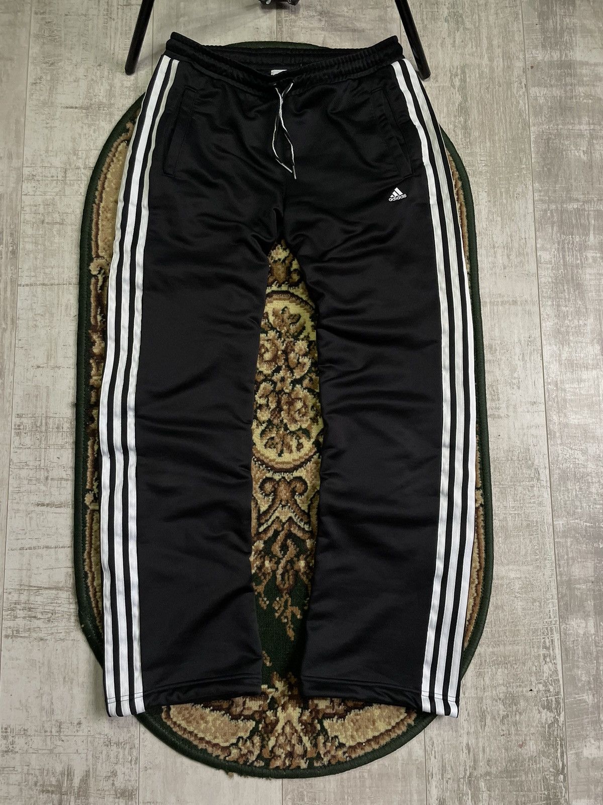 Adidas Vintage Adidas Y2K Baggy Sweatpants 00’s Black RARE Size 25" / US 0 / IT 36 - 1 Thumbnail