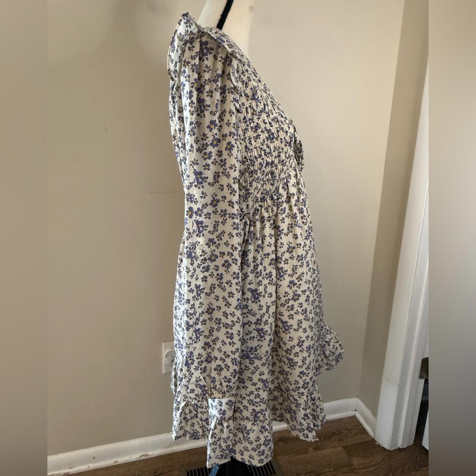 Mercedes-Benz &merci floral midi dress ruffled smocked shabby chic SZ LG Size L / US 10 / IT 46 - 2 Thumbnail