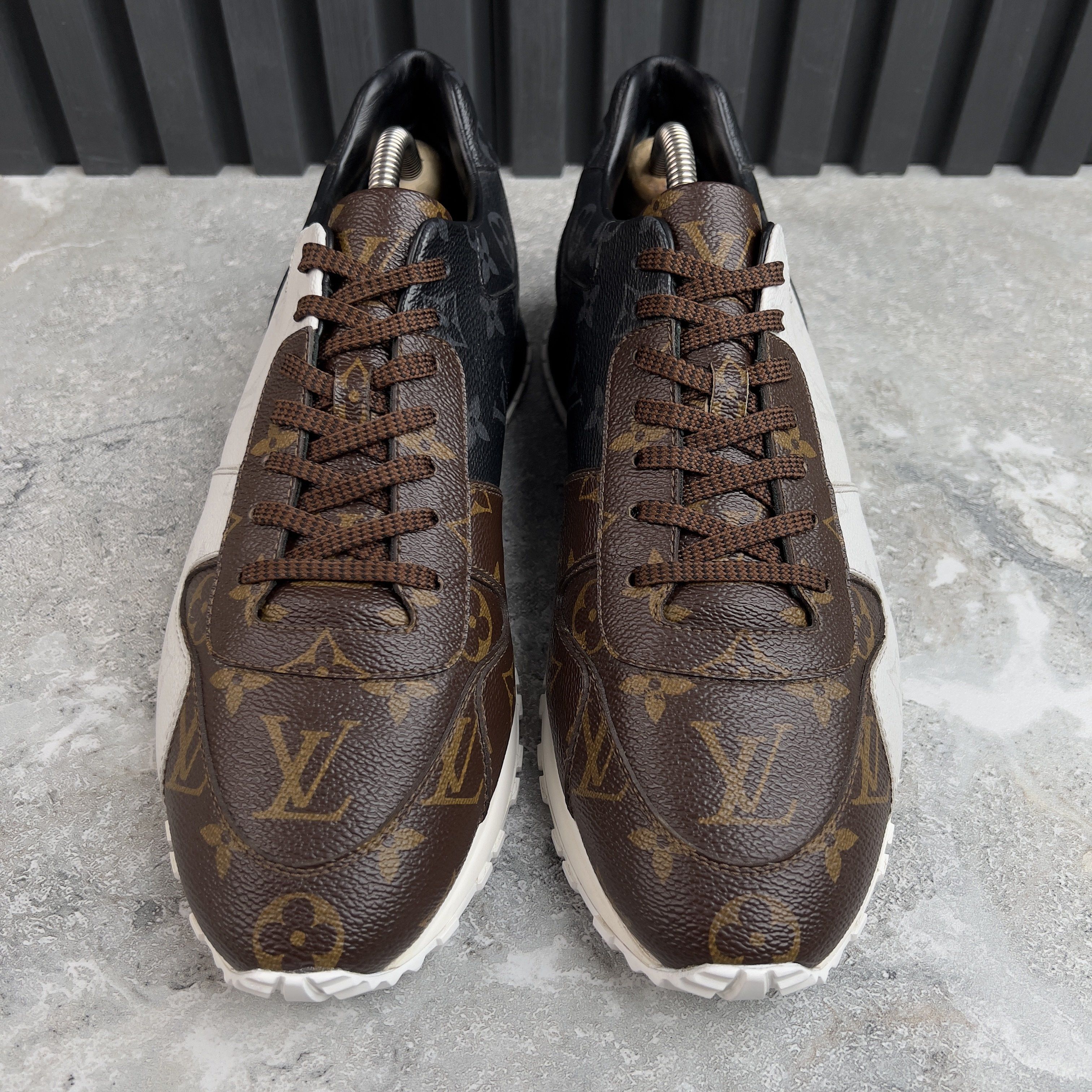 Louis Vuitton Run Away Sneakers Tri-Color Monogram Canvas Size US 8.5 / EU 41-42 - 2 Thumbnail