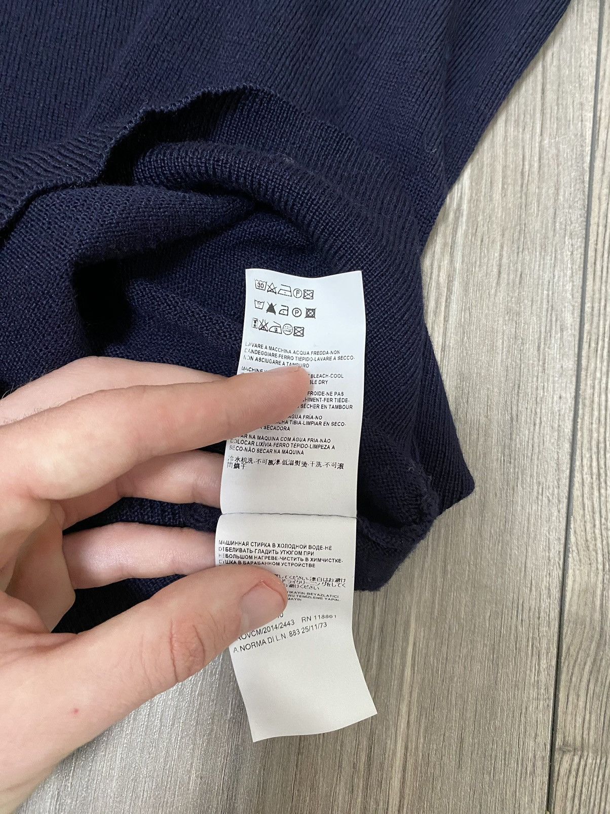 Designer × Versace Vintage Luxury Wool Sweater V-Neck Men’s Size M Size US M / EU 48-50 / 2 - 10 Thumbnail