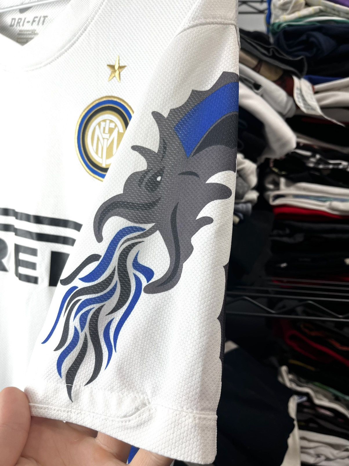 Nike Nike INTER MILAN 2010 2011 AWAY FOOTBALL SHIRT SOCCER JERSEY Size US L / EU 52-54 / 3 - 6 Thumbnail
