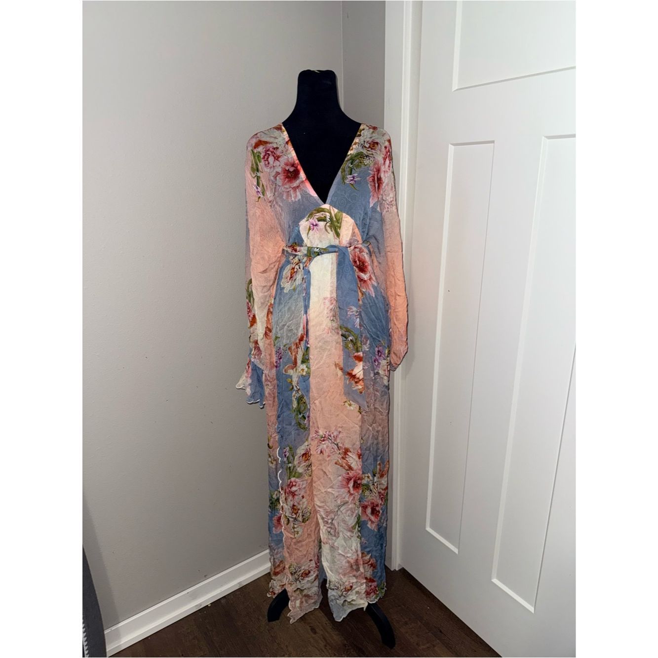 Hemant & Nandita Hemant and Nandita x REVOLVE Teien Caftan in Blue & Pink Fl Size M / US 6-8 / IT 42-44 - 3 Thumbnail