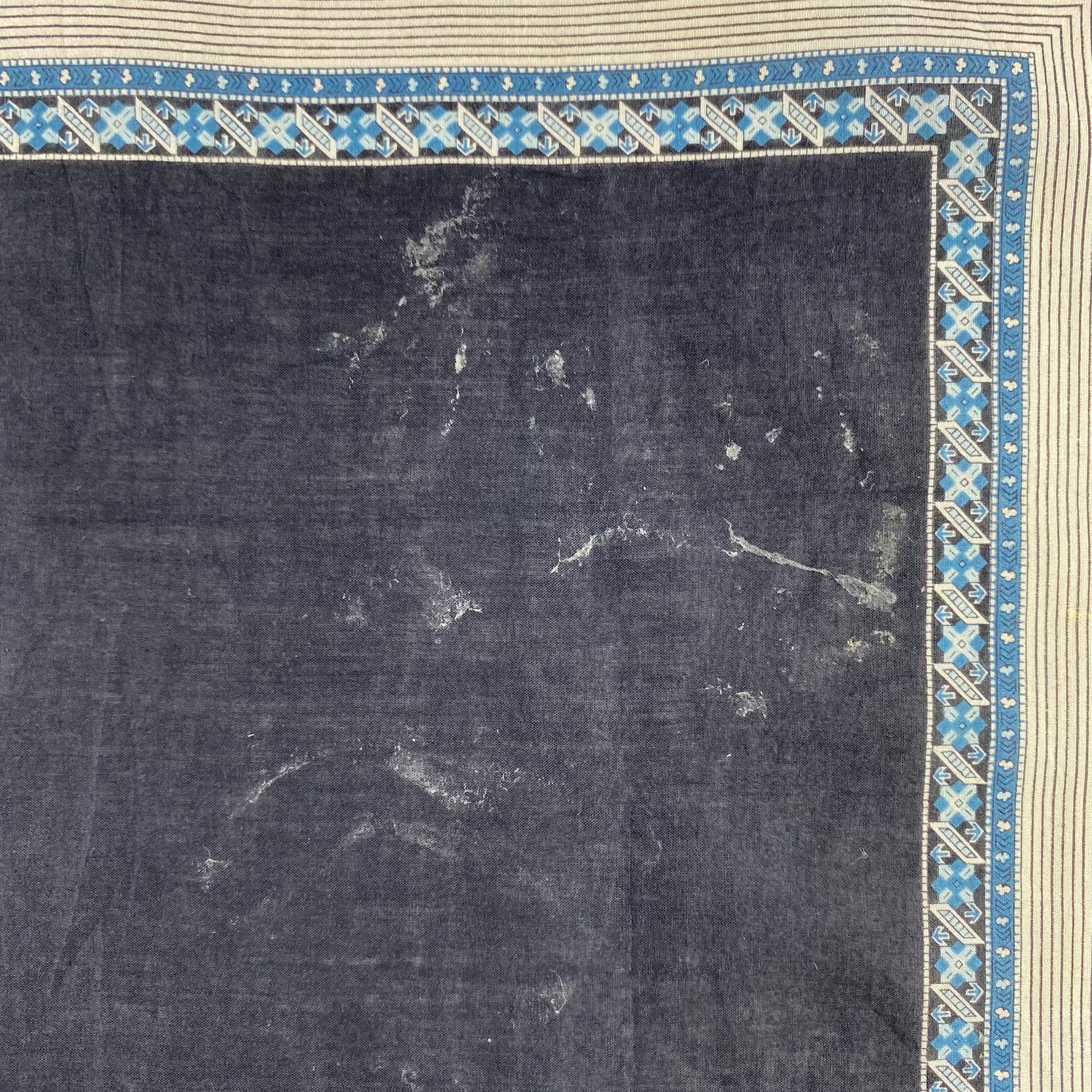 Vintage Yves Saint Laurent Bandana/ Handkerchief / Neckerchief-P1299 Size ONE SIZE - 4 Thumbnail